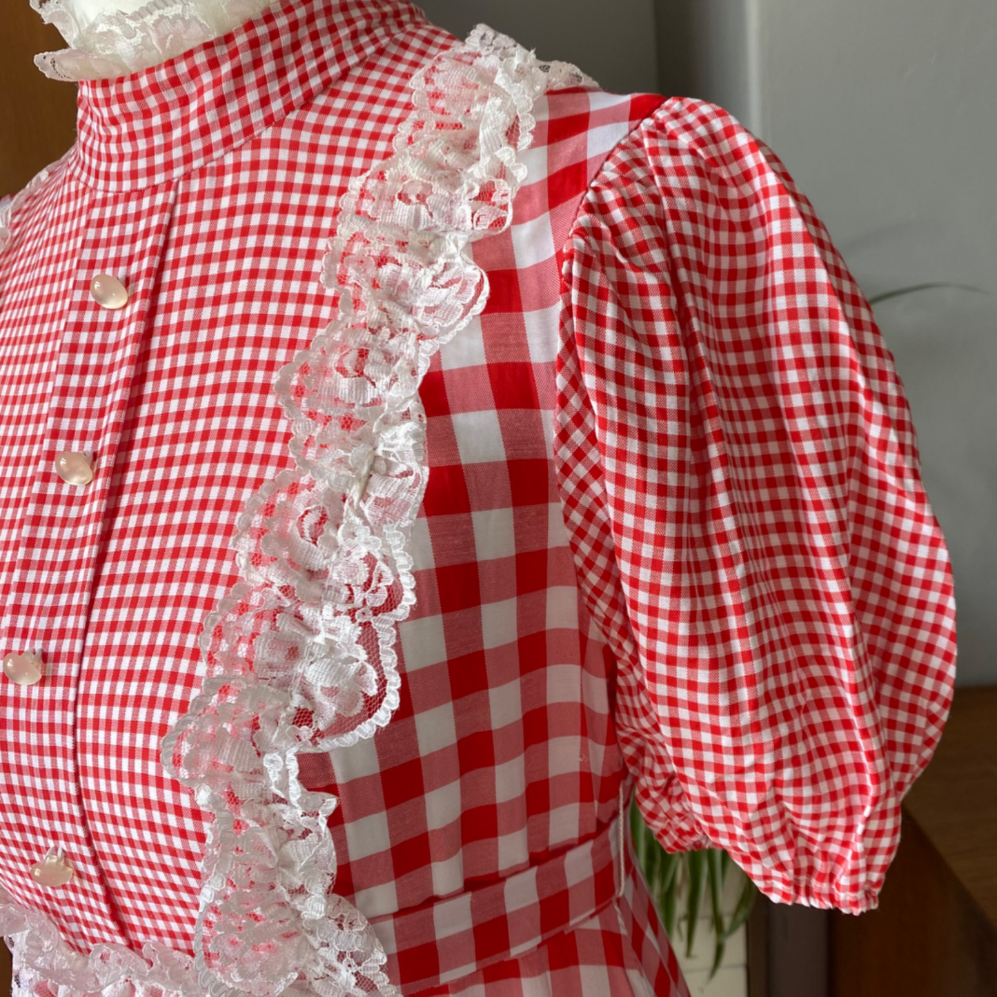 70s red and white gingham, puffed sleeved maxi dress. Approx U.K. size 8