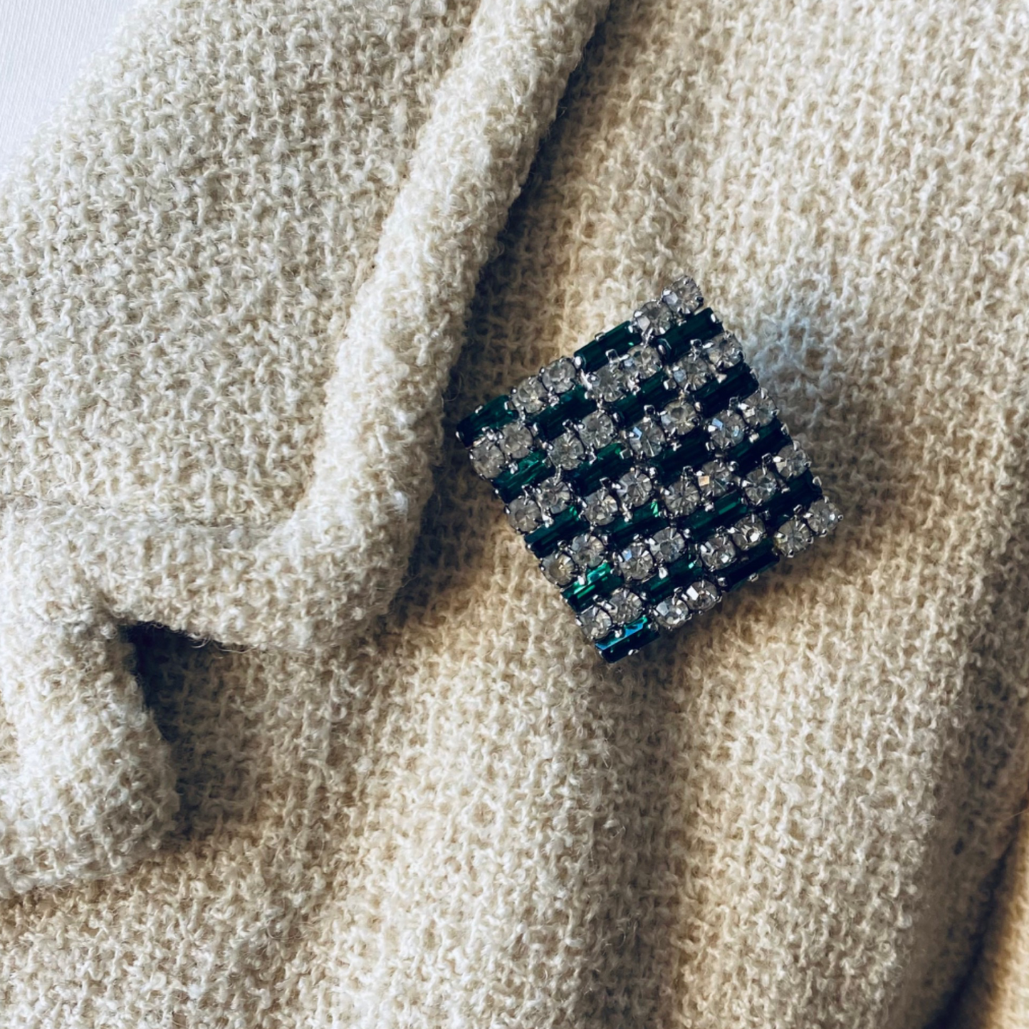 Vintage square art deco style green and diamanté brooch - Sparkling accessory for jackets or dresses