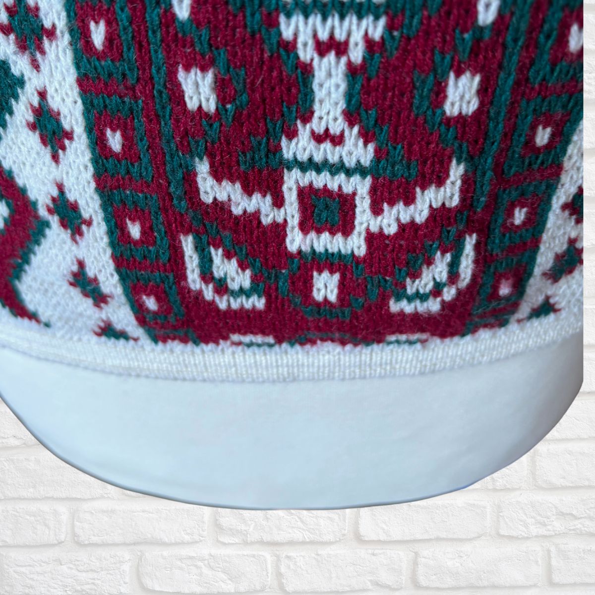 Hem view of 80s ski jumper