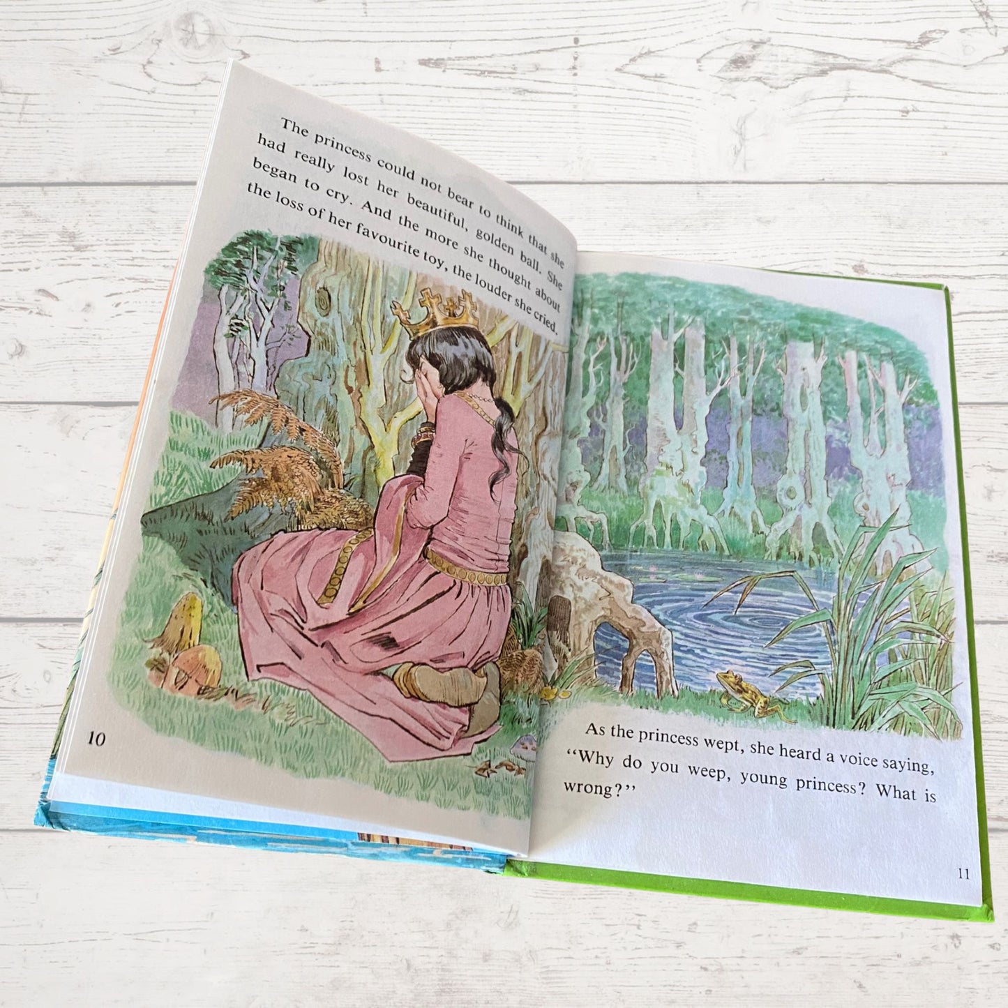 The Princess and the Frog : 80s Vintage Ladybird Book from the Well Loved Tales Series 606D - Nostalgic gift idea
