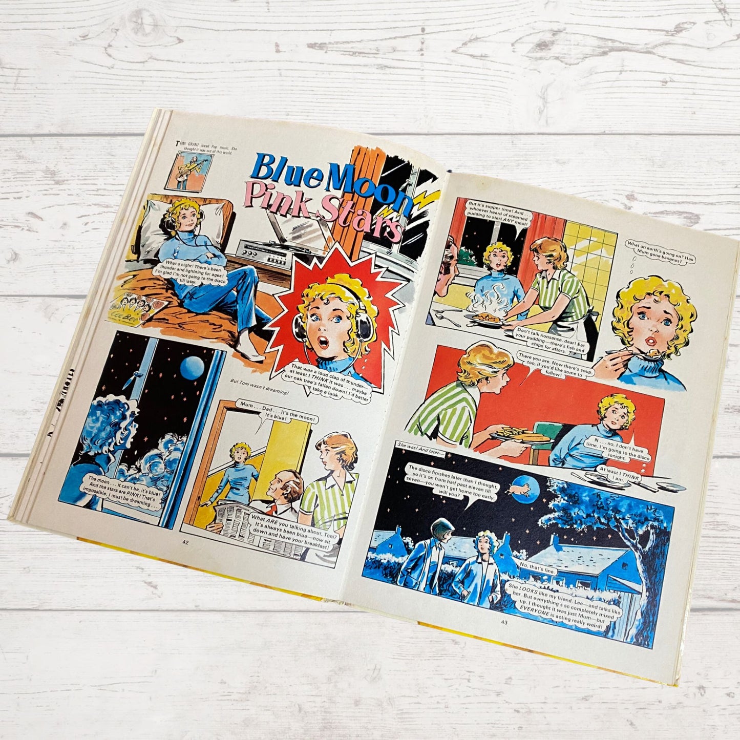 Vintage Mandy Annual 1984, full of fiction, features and fun. Great gift idea
