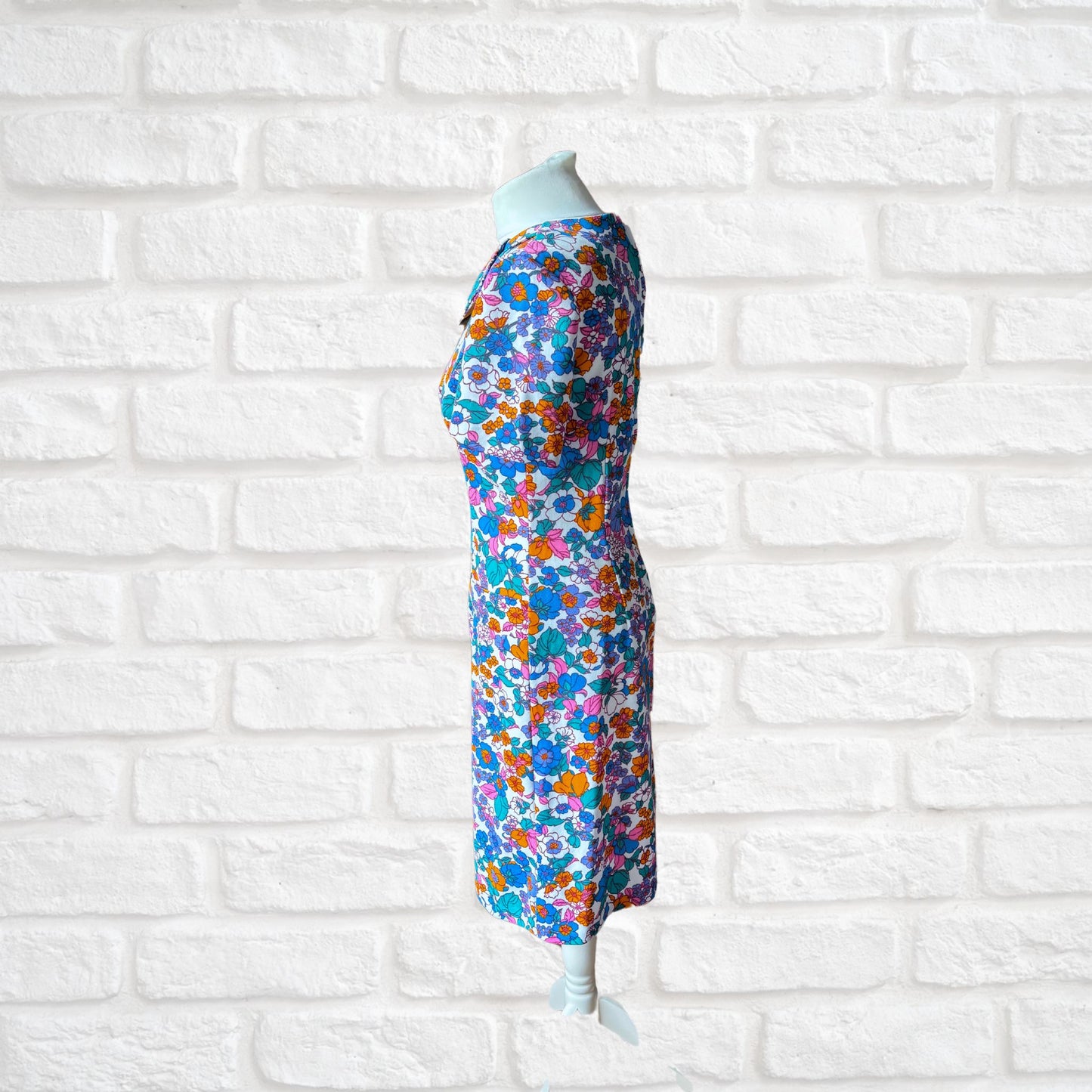 60s Bright Floral Short Sleeved Vintage Scooter Dress. Approx UK size 10-12