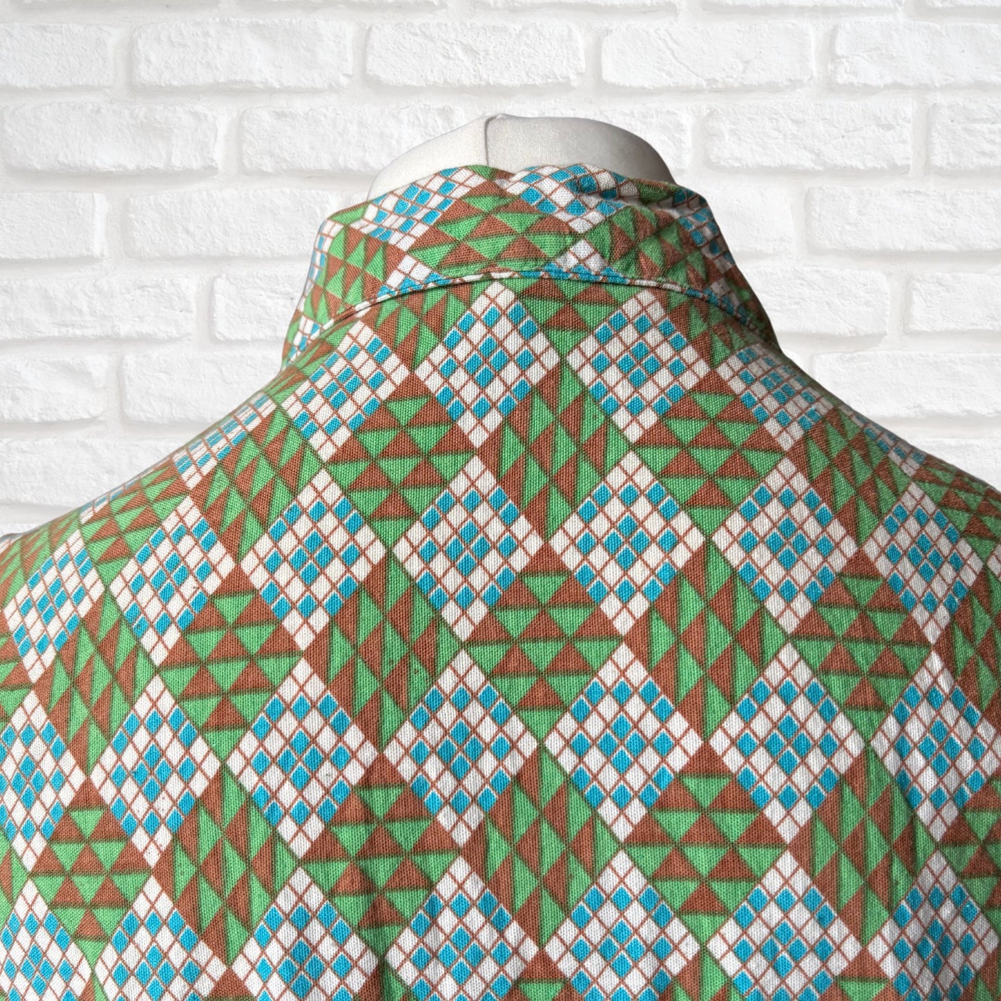 70s Geometric Print Cotton Vintage Shirt with Zip Front. Approx UK size M - L ( men) 14 -16 (women )