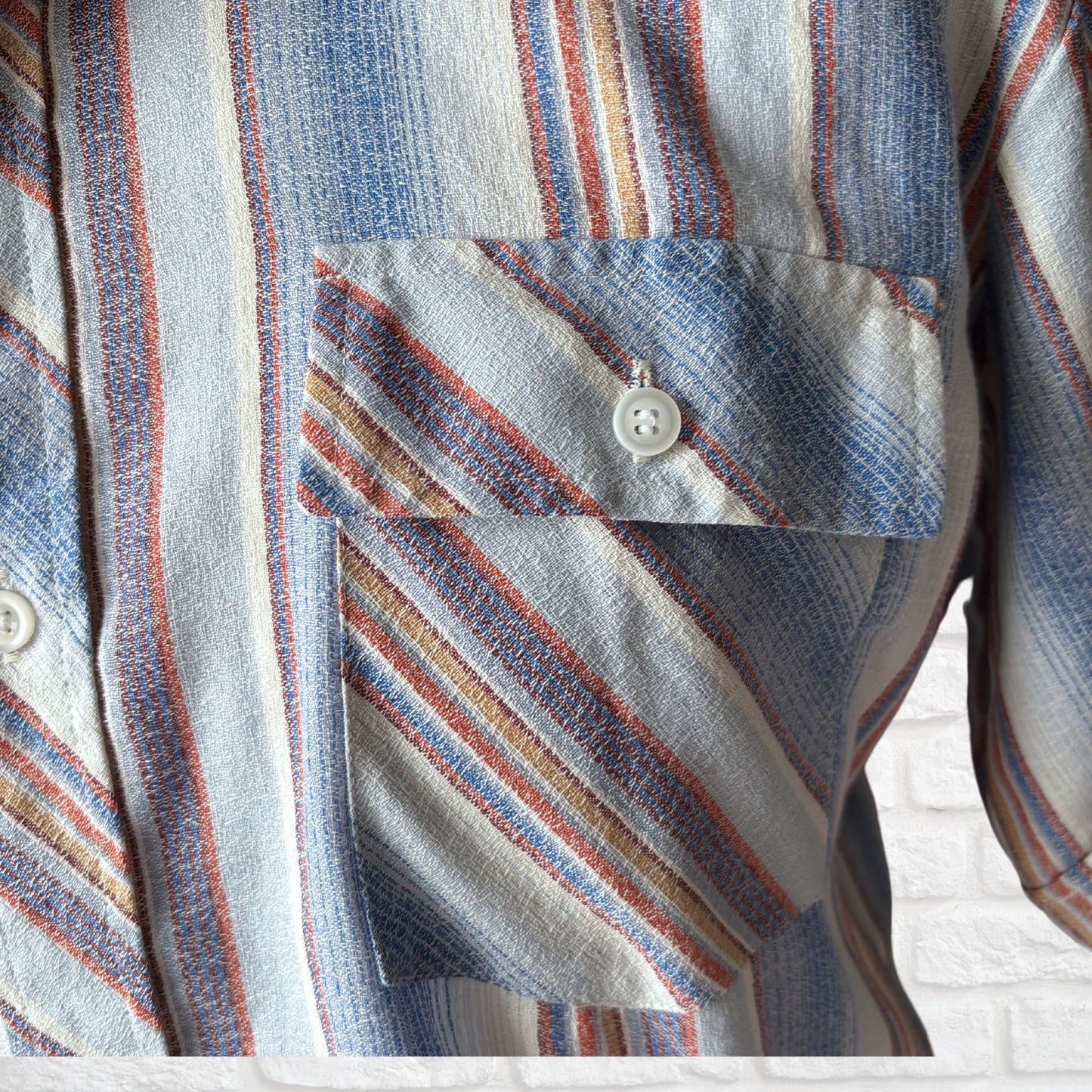 70s Short Sleeved Striped Vintage Shirt. Approx UK size L - XL (men) 18-20 (women)