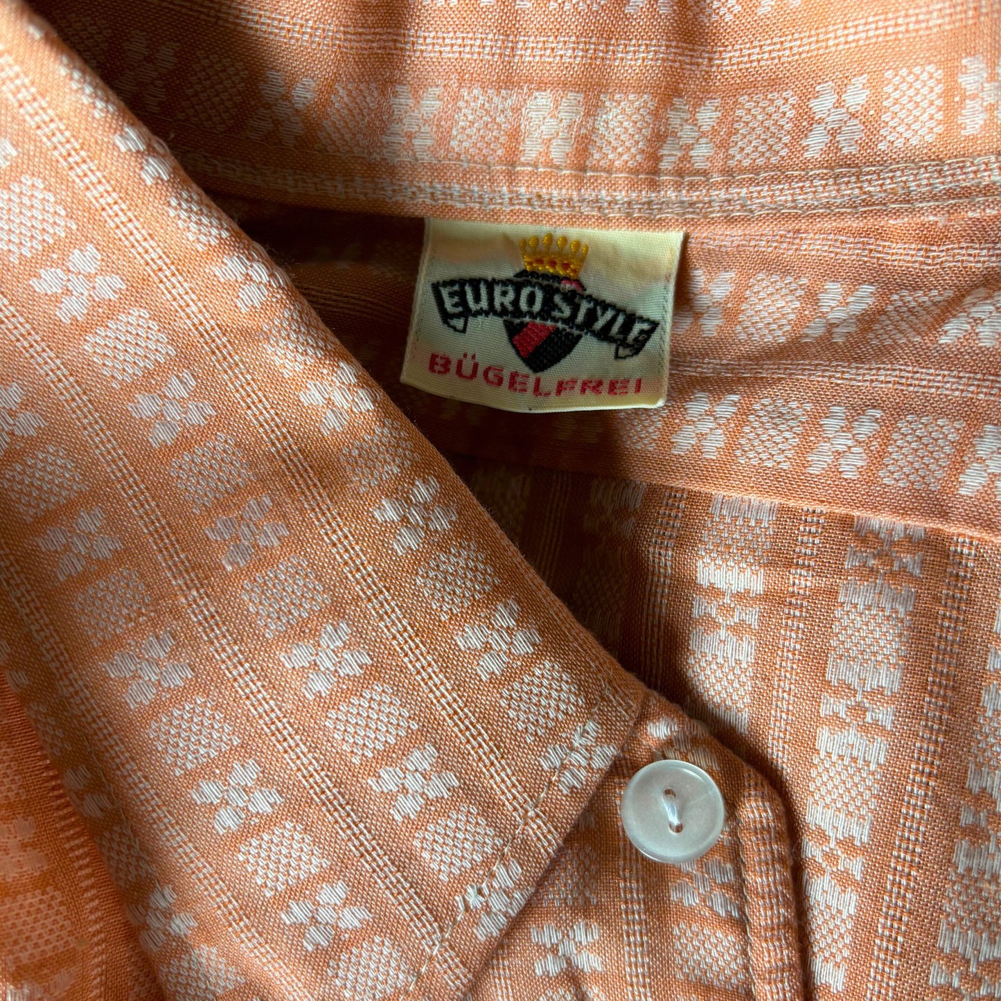 70s Peach and White Short Sleeved Vintage Shirt Approx UK size L - XL (men) 14-16 ( women )