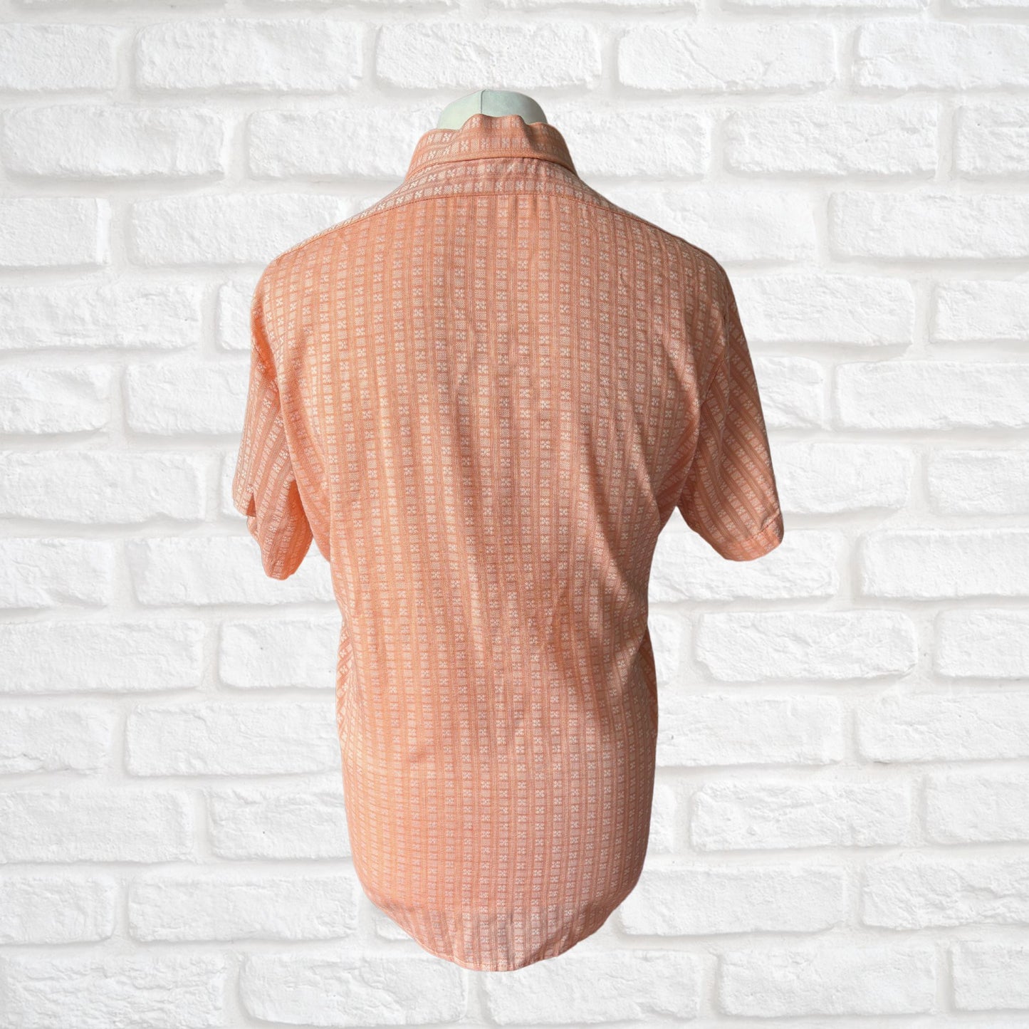 70s Peach and White Short Sleeved Vintage Shirt Approx UK size L - XL (men) 14-16 ( women )