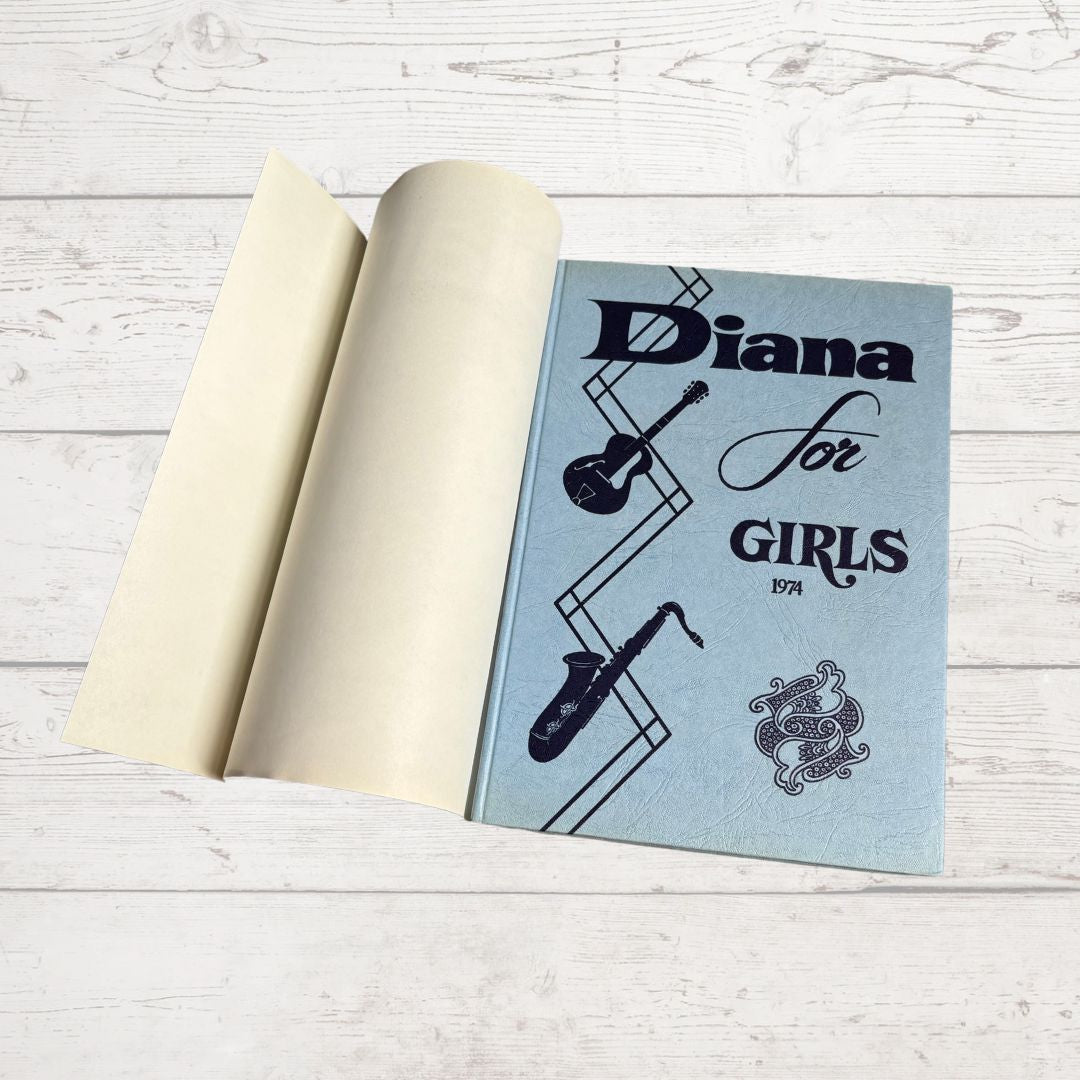 Vintage Diana Annual 1974, full of fiction, fashion, fun and nostalgia. Great gift idea