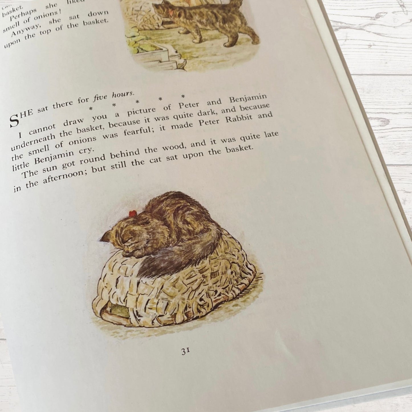 The Complete Adventures of Peter Rabbit: 1982 Edition - Fully Illustrated Hardcover Book