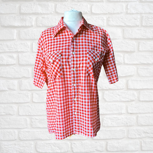 Red and White Gingham Short Sleeved Vintage Shirt Approx UK size L - XL (men) 16- 18 (women )