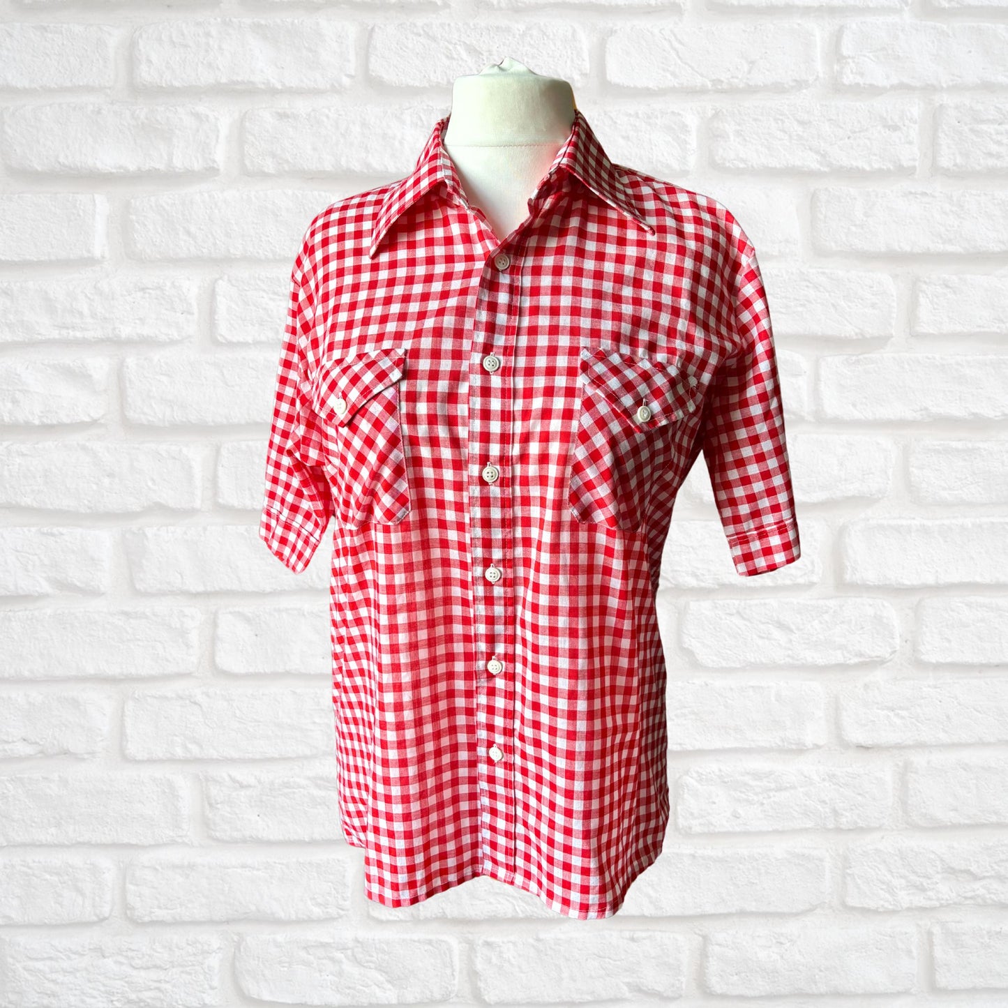 Red and White Gingham Short Sleeved Vintage Shirt Approx UK size L - XL (men) 16- 18 (women )