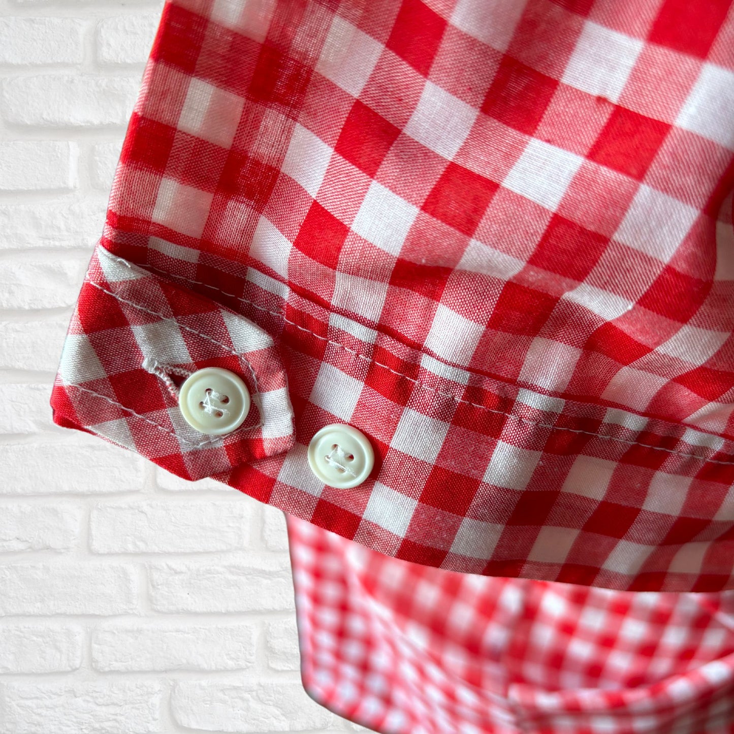 Red and White Gingham Short Sleeved Vintage Shirt Approx UK size L - XL (men) 16- 18 (women )