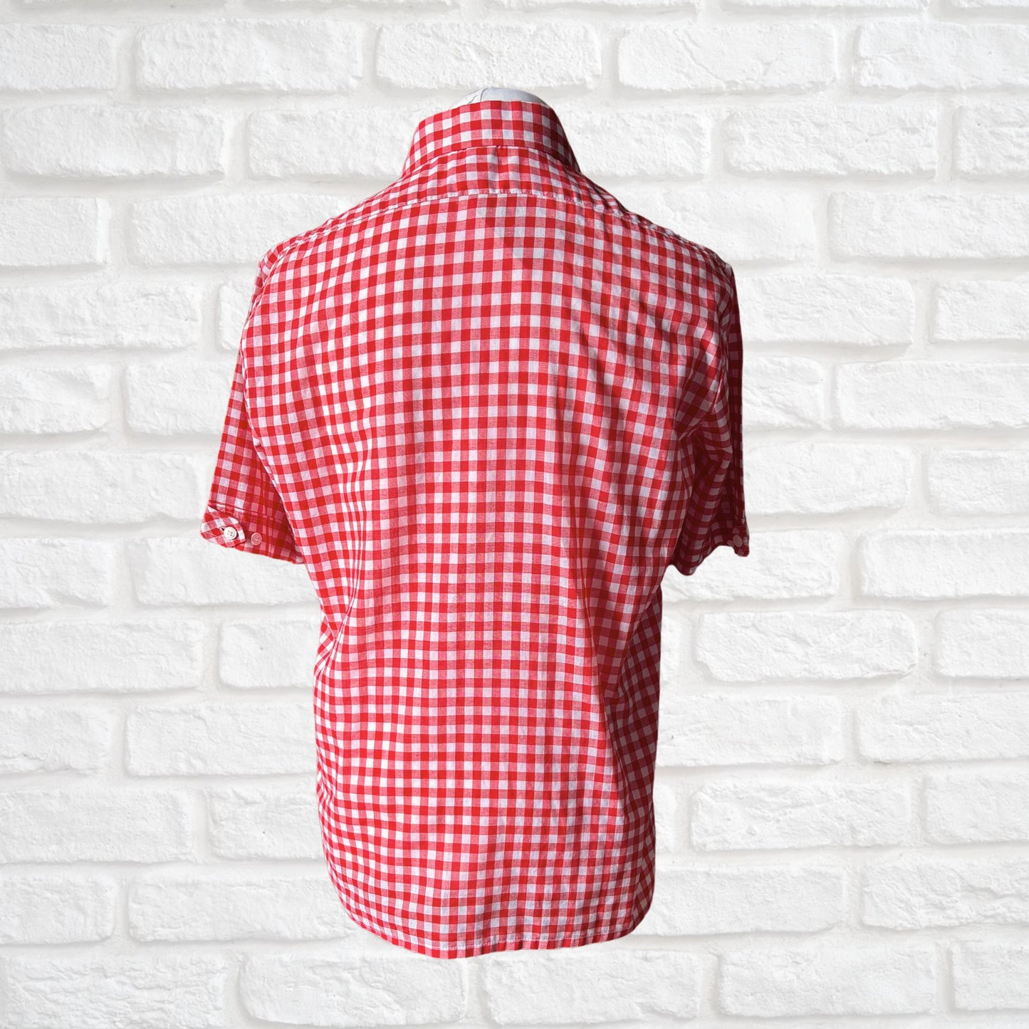 Red and White Gingham Short Sleeved Vintage Shirt Approx UK size L - XL (men) 16- 18 (women )