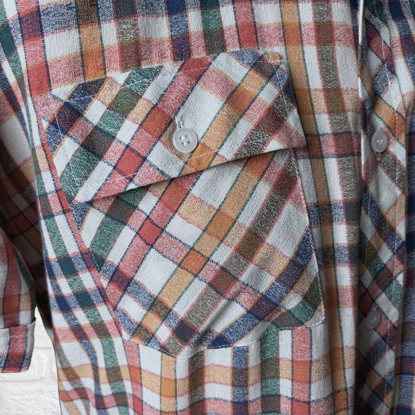 Bright and Colourful Checked Short Sleeved Vintage Shirt. Approx UK size L ( men) 12-14 (women )