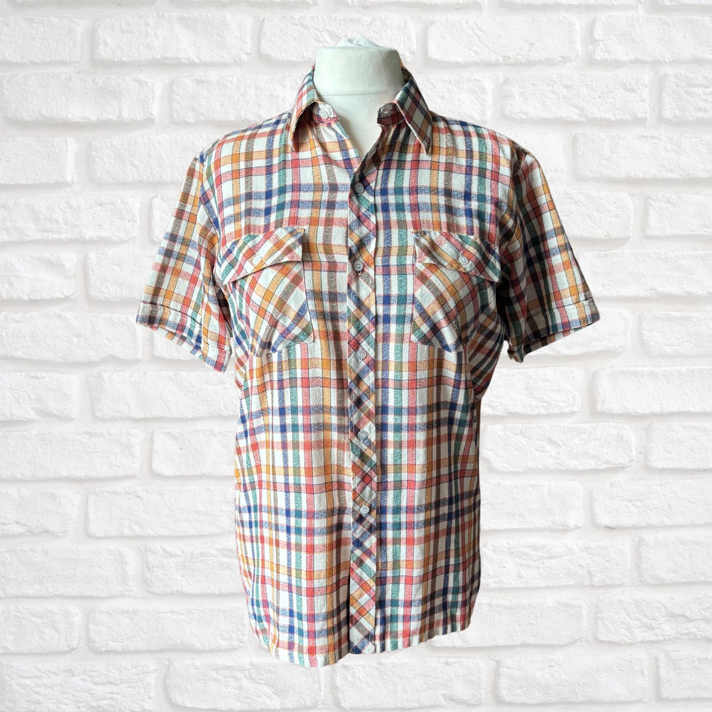 Bright and Colourful Checked Short Sleeved Vintage Shirt. Approx UK size L ( men) 12-14 (women )