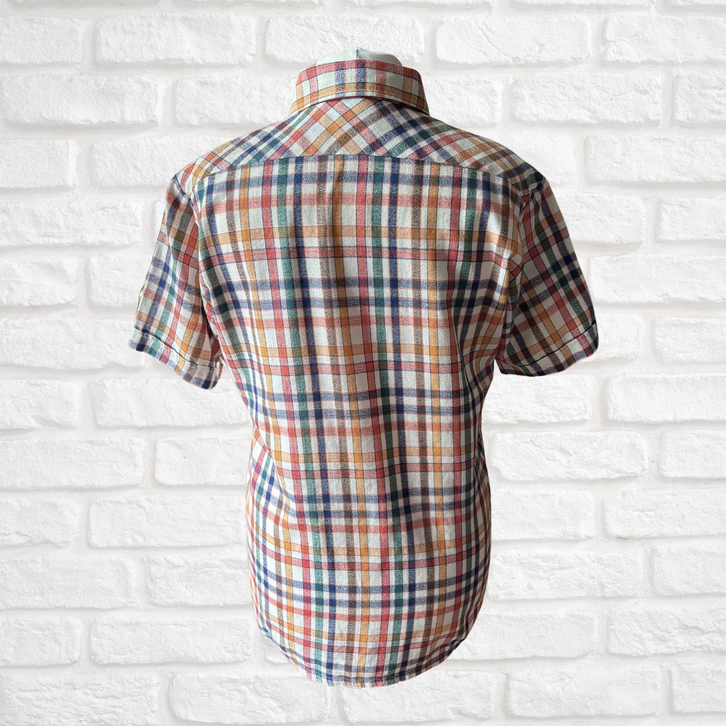 Bright and Colourful Checked Short Sleeved Vintage Shirt. Approx UK size L ( men) 12-14 (women )