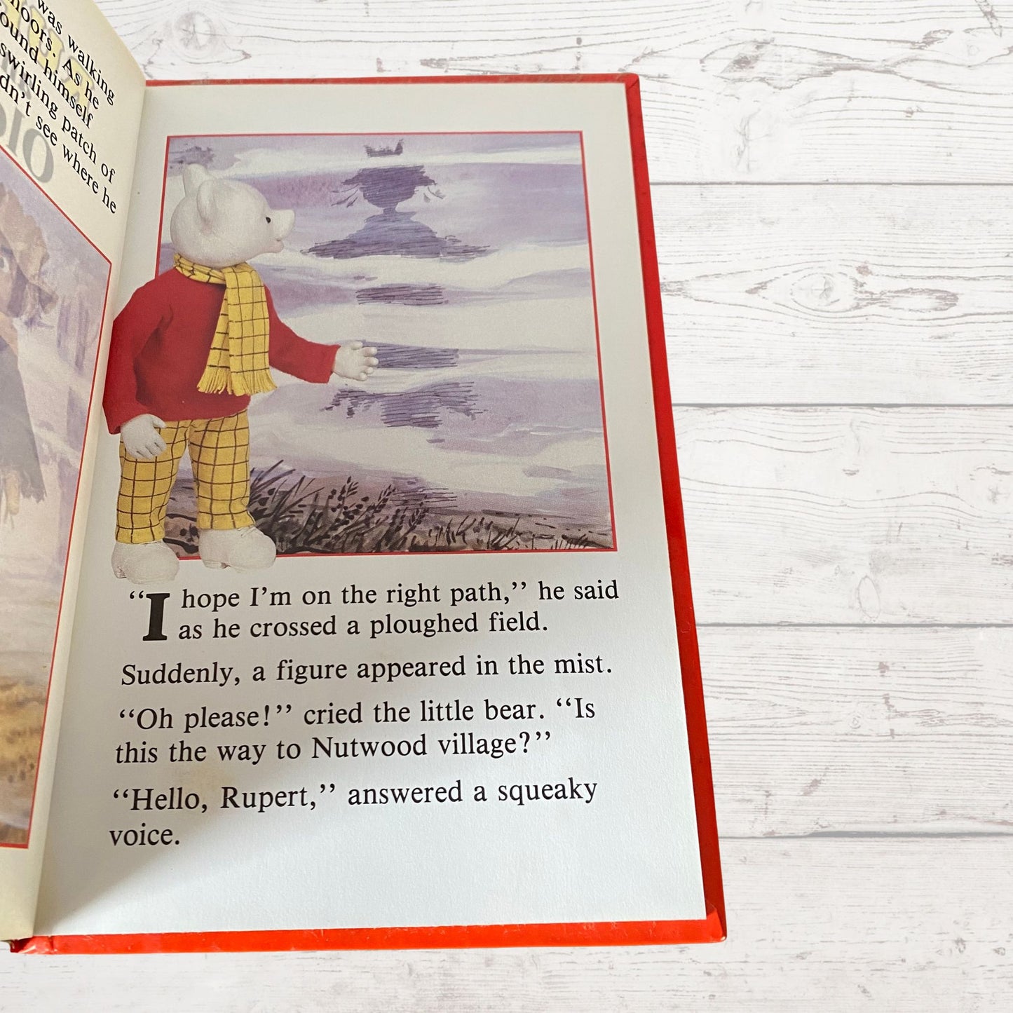 Rupert and the Old Hat. Rupert Bear Story.Vintage ladybird book. Great gift idea