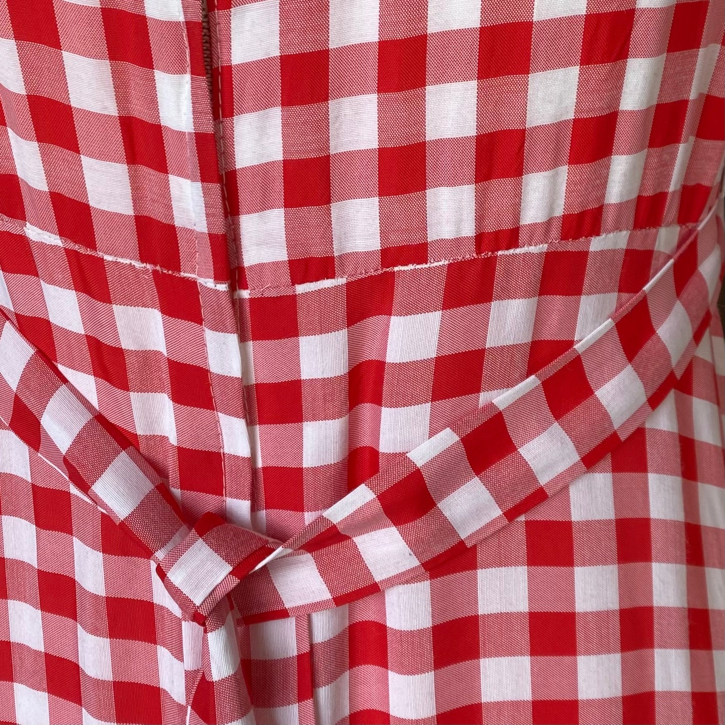 70s red and white gingham, puffed sleeved maxi dress. Approx U.K. size 8