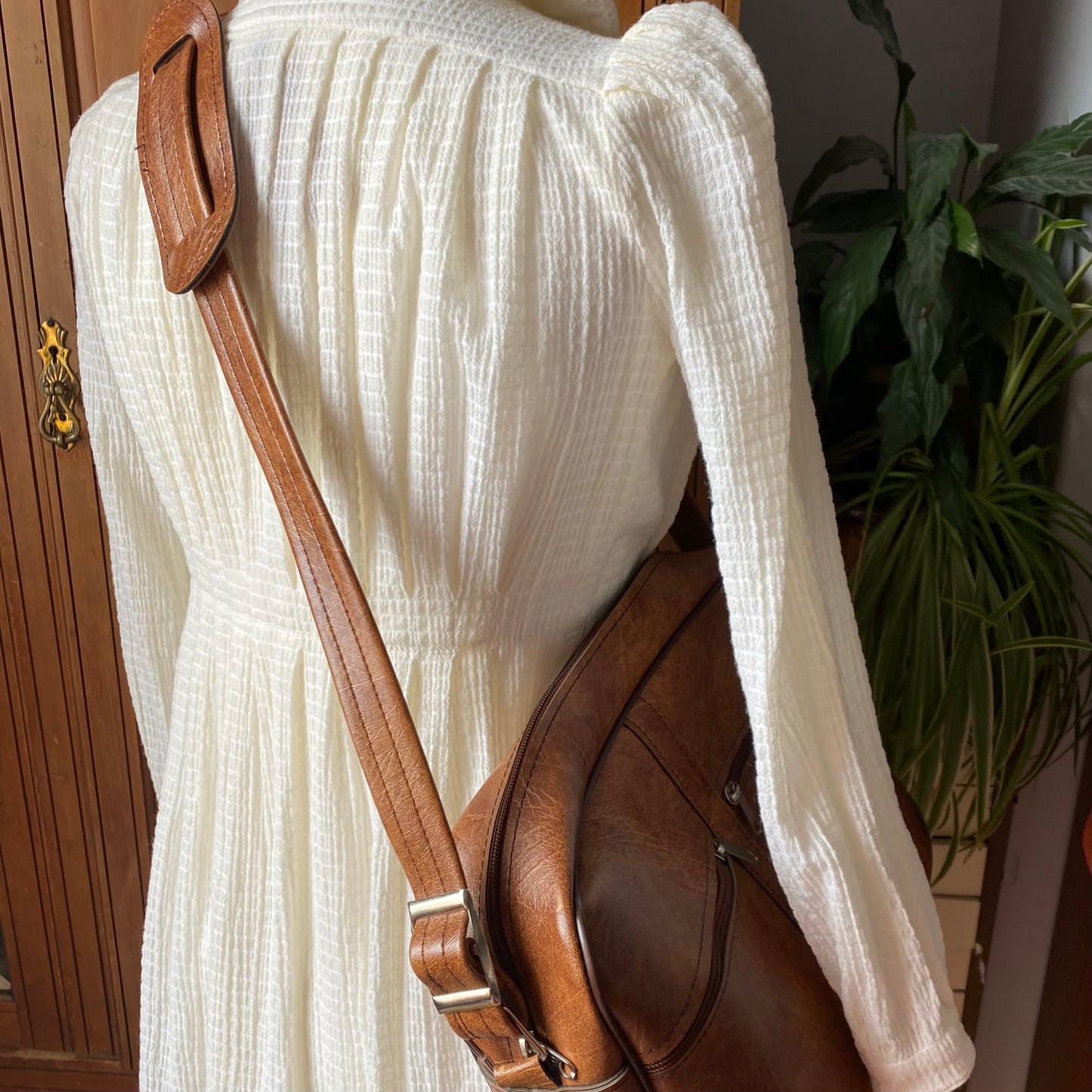 70s brown vinyl zip up overnight/ cabin bag