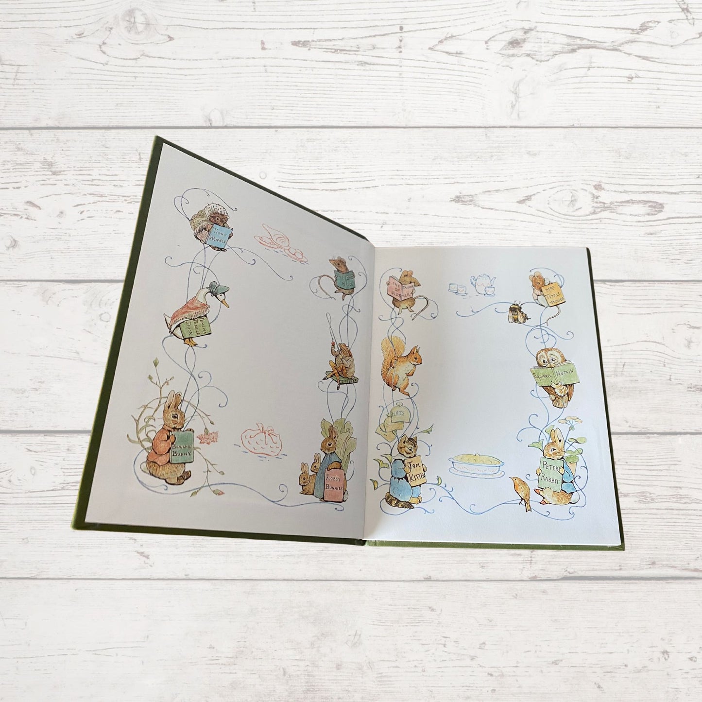 The Tale of Mrs. Tittlemouse. Vintage Beatrix Potter book. 1989 edition. Great gift idea.