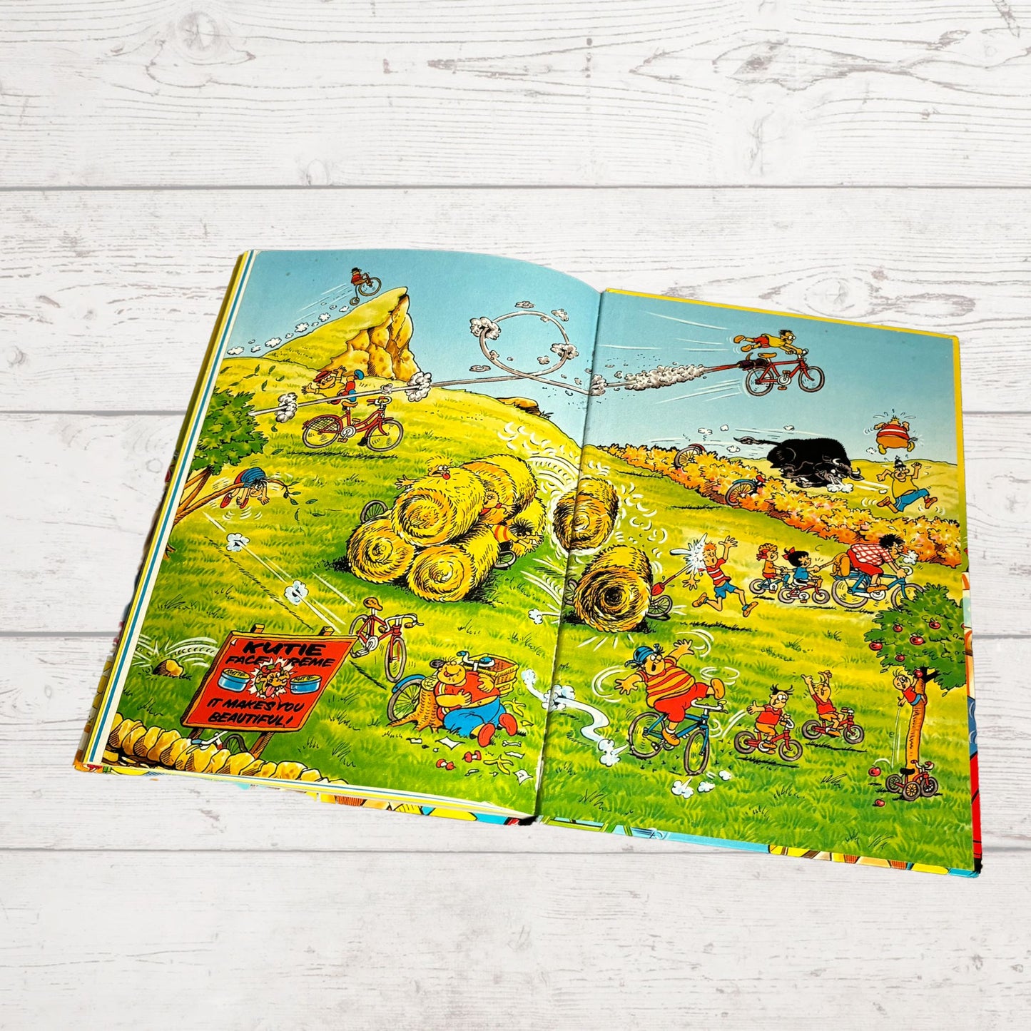 Vintage Beezer Book 1985. Children’s comic annual. Great nostalgic gift idea.