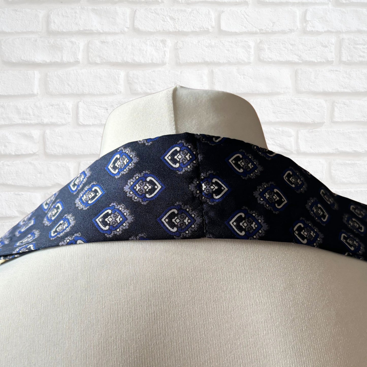 60s mod style blue and white Paisley print vintage cravat. Made in Britain by Tootal