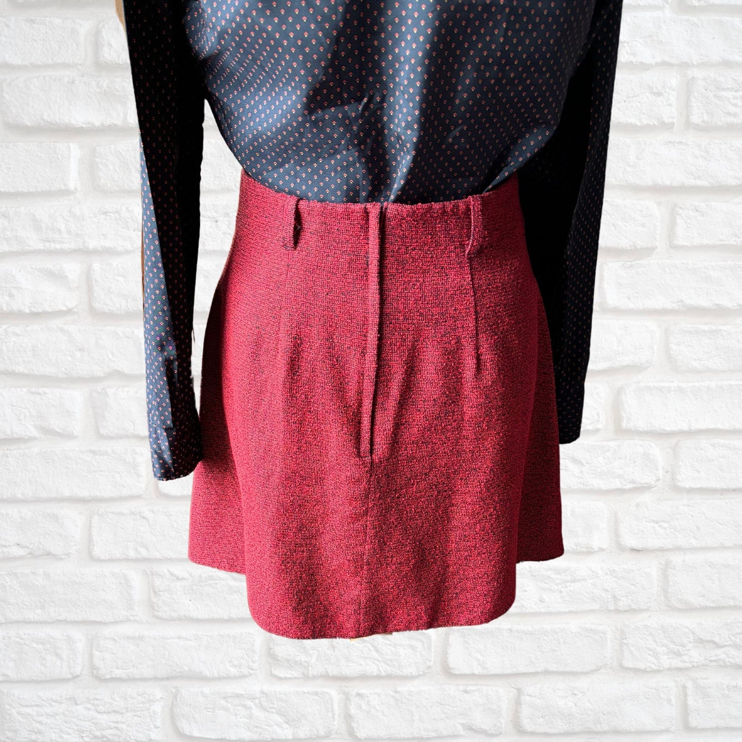 Vintage 90s Red and Black Textured Mini Skirt Suit. Approx UK size 8-10