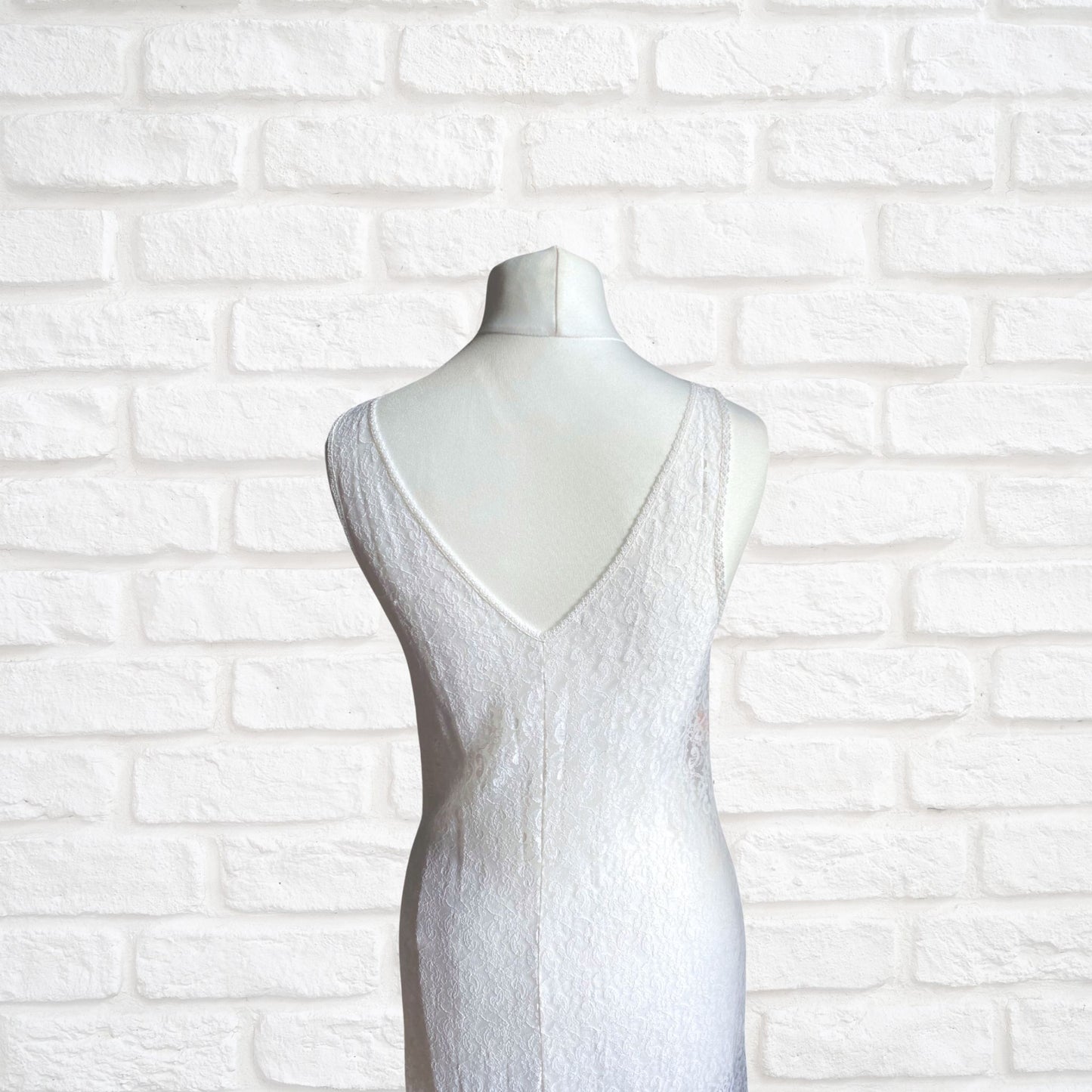 Vintage 60s White Lace Fitted Slip Dress with bow detail. Approx U.K. size 4-6