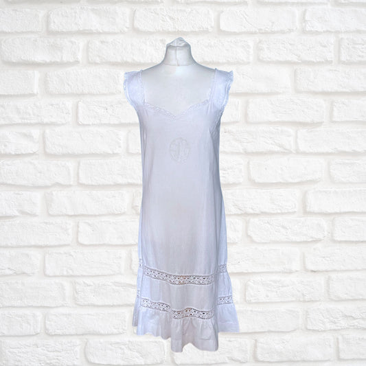 Vintage Edwardian Style White Linen Slip Dress with Lace Detailing. Approx UK size 8-10