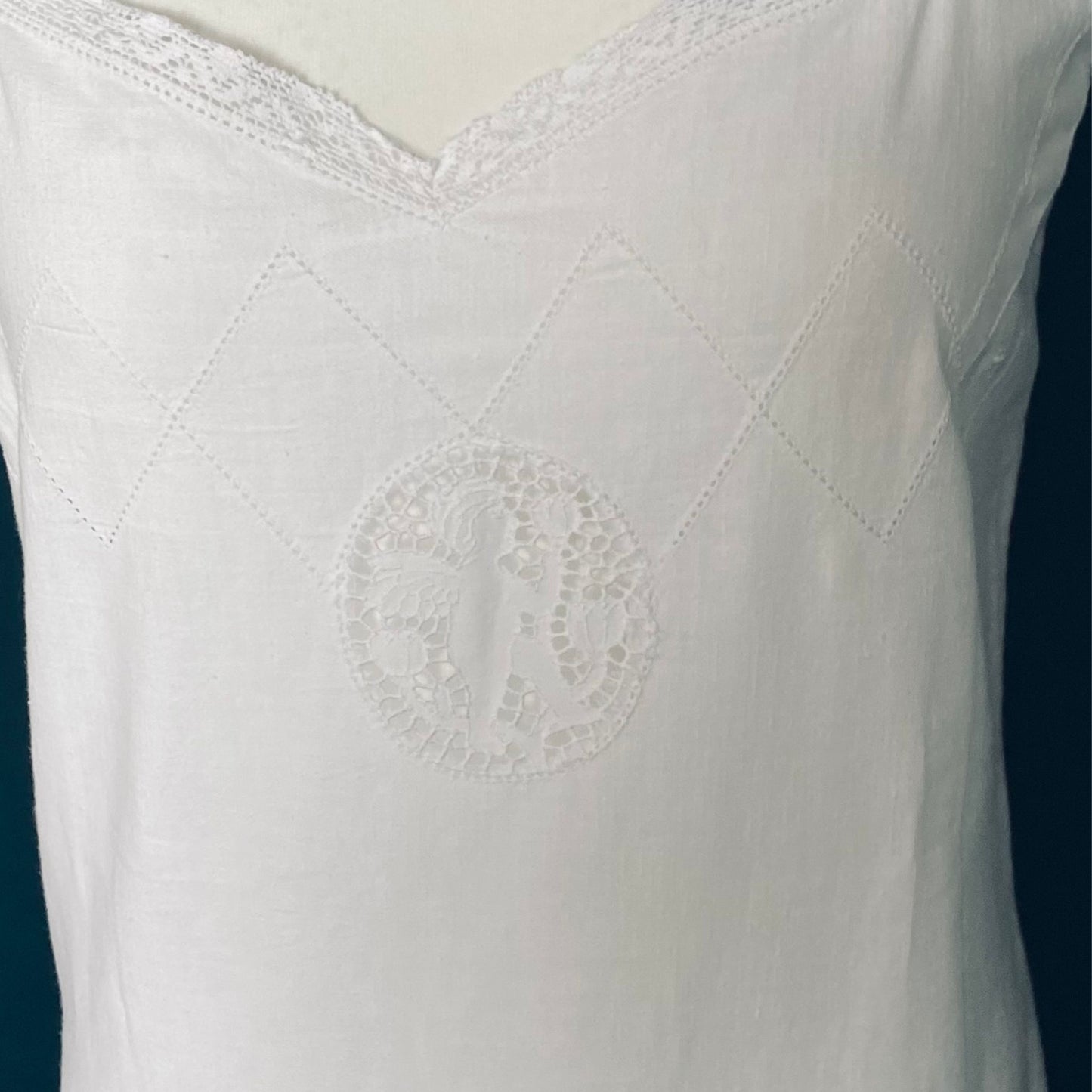 Vintage Edwardian Style White Linen Slip Dress with Lace Detailing. Approx UK size 8-10