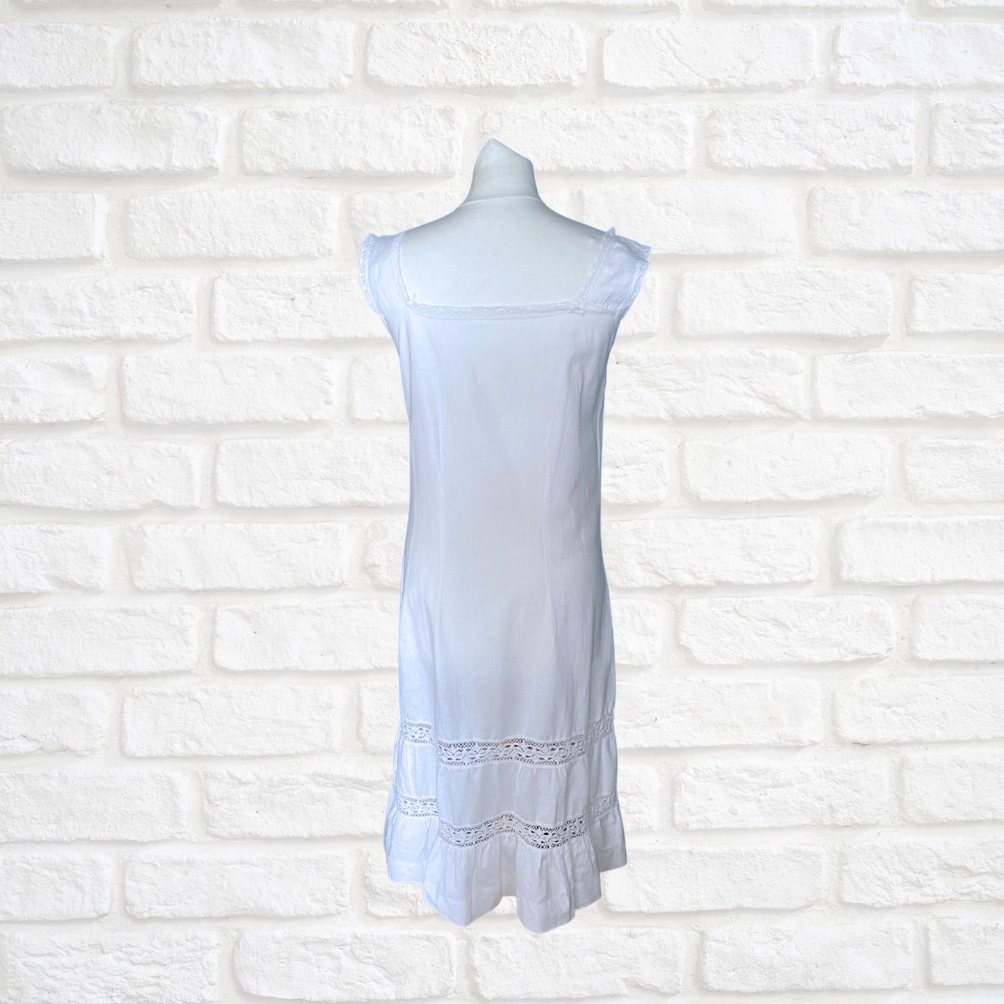 Vintage Edwardian Style White Linen Slip Dress with Lace Detailing. Approx UK size 8-10
