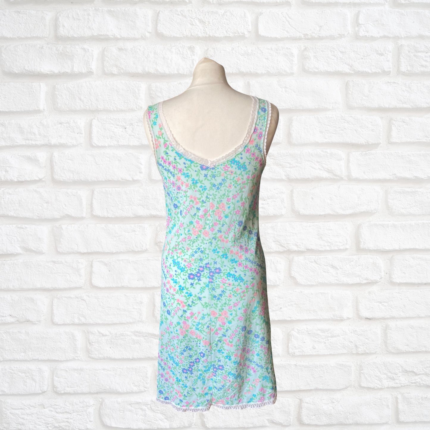 Vintage short length bright floral, lace trimmed slip dress/ petticoat. Great gift idea. Approx UK size 8-10