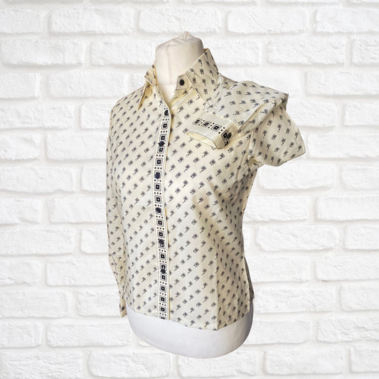 Stylish 70s Cream and Black Geometric Print Dagger Collar Blouse. Approx UK size 10-14