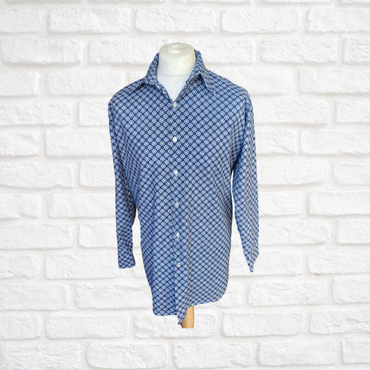 Vintage 1970s Blue Cotton Geometric Print Dagger Collar Shirt - Smart and Casual Style . Approx UK size XL to XXL (men) 20-24 ( women)