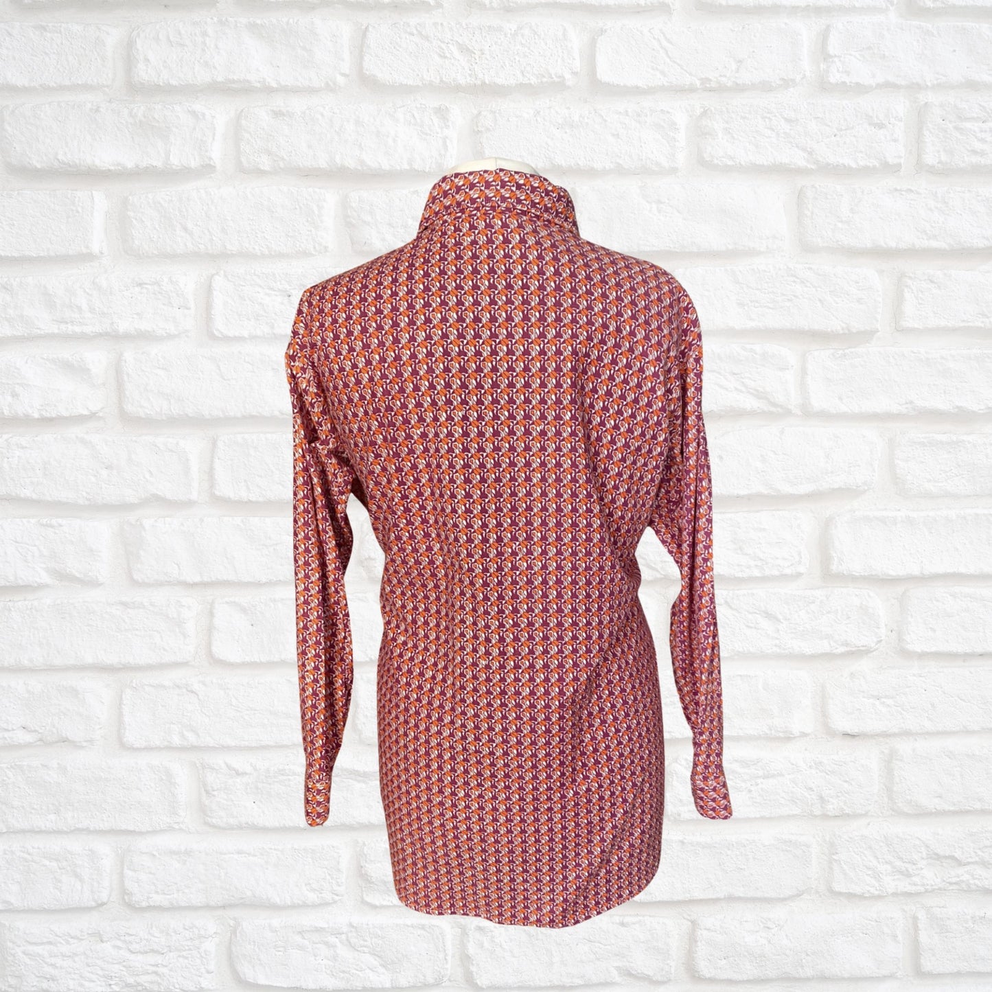 1970s Geometric Print Long Sleeved Dagger Collar Cotton Vintage Shirt. Approx UK size XL to XXL (men)  18-20 ( women)