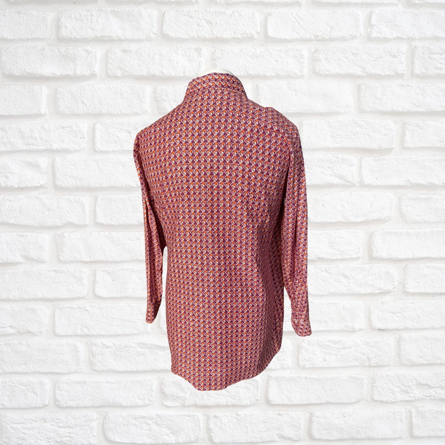 1970s Geometric Print Long Sleeved Dagger Collar Cotton Vintage Shirt. Approx UK size XL to XXL (men)  18-20 ( women)