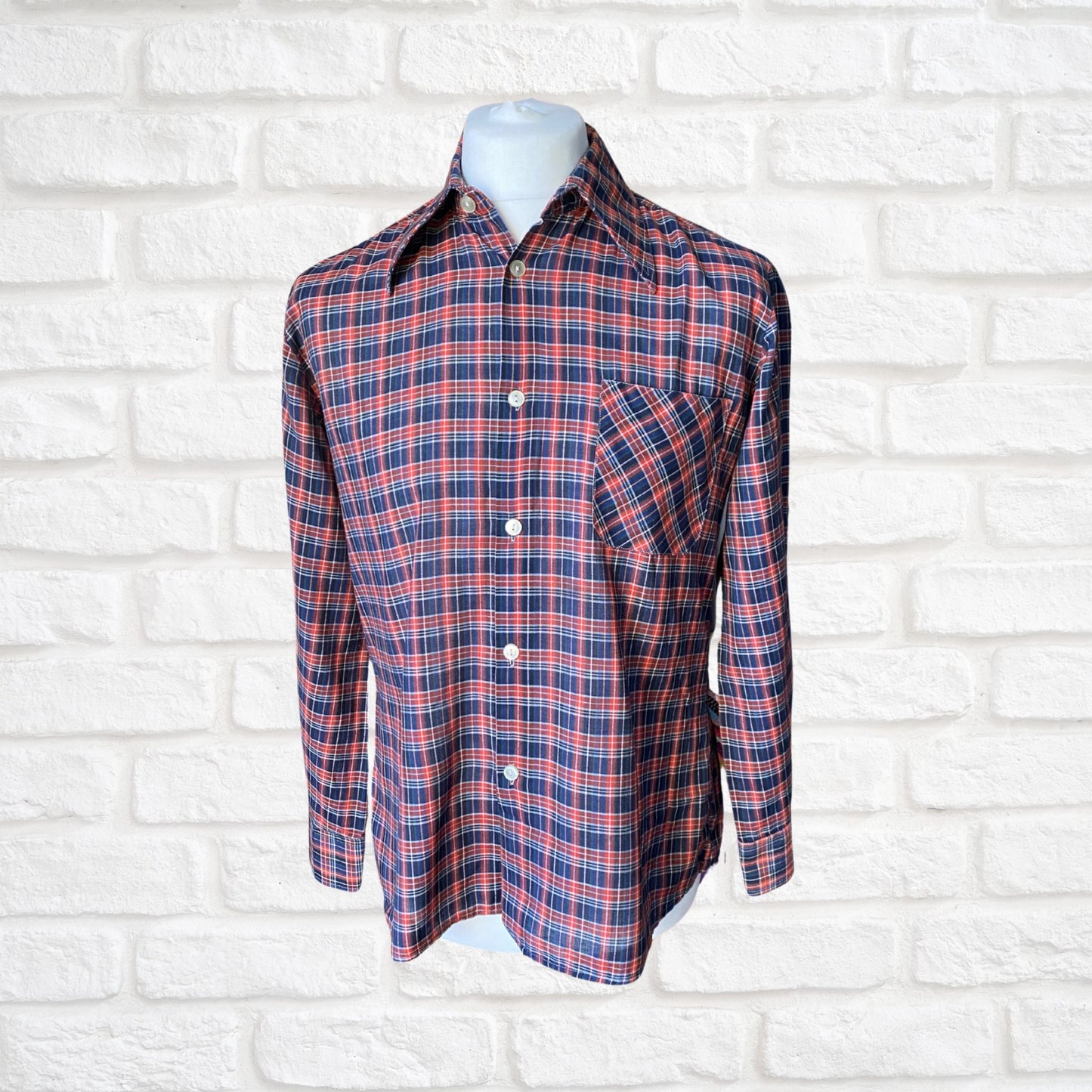 70s Red and Blue Checked Vintage Shirt with Dagger Collar. Approx UK size M to L (men) 12 - 14 (women)