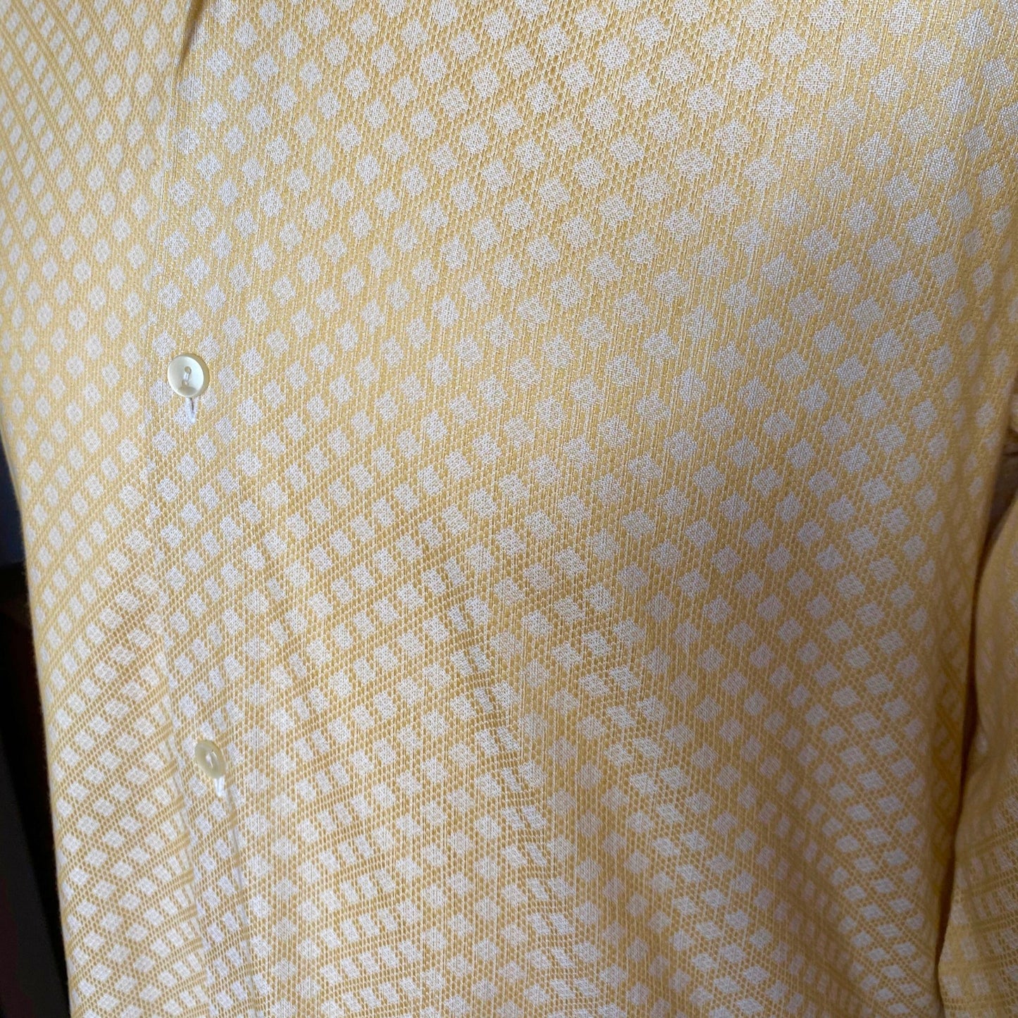 70s Vintage Yellow and White Geometric Print Shirt with Dagger Collar - Classic Retro Style for Casual Weekend Wear. Approx UK size M to L (men) 16-18 (women)