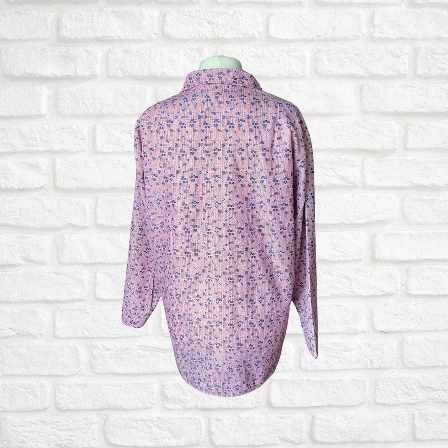 1970s Geometric Print Long Sleeved Cotton Vintage Shirt. Approx UK size XL (men) 18-20 ( women)