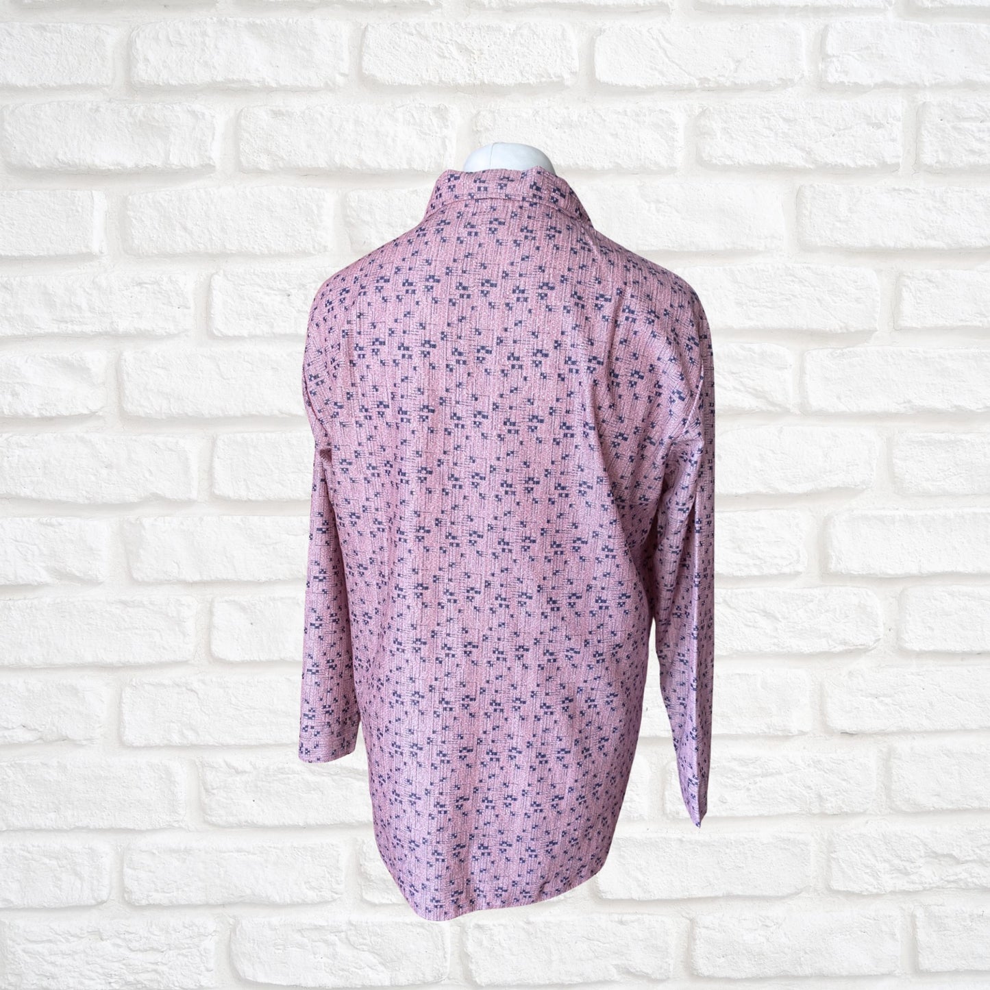 1970s Geometric Print Long Sleeved Cotton Vintage Shirt. Approx UK size XL (men) 18-20 ( women)