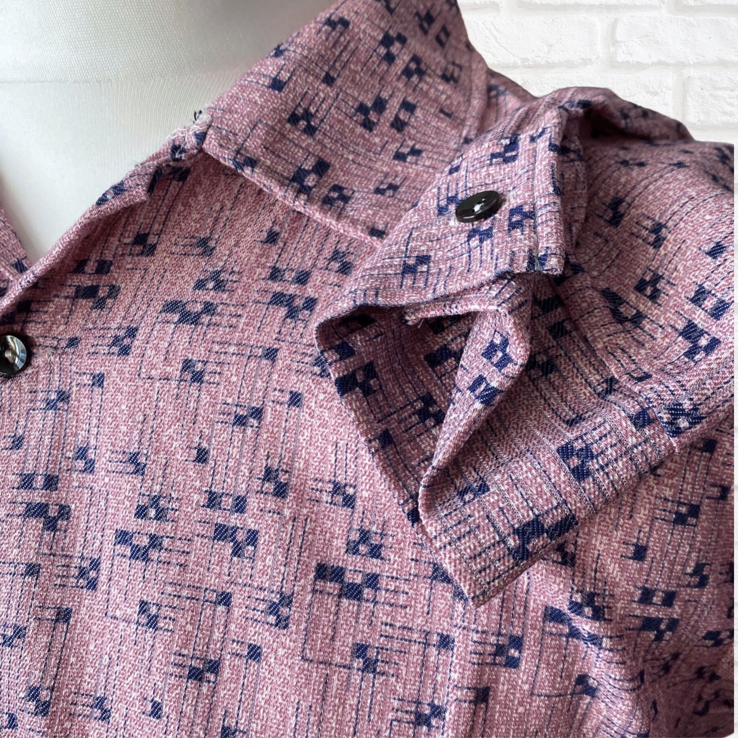 1970s Geometric Print Long Sleeved Cotton Vintage Shirt. Approx UK size XL (men) 18-20 ( women)