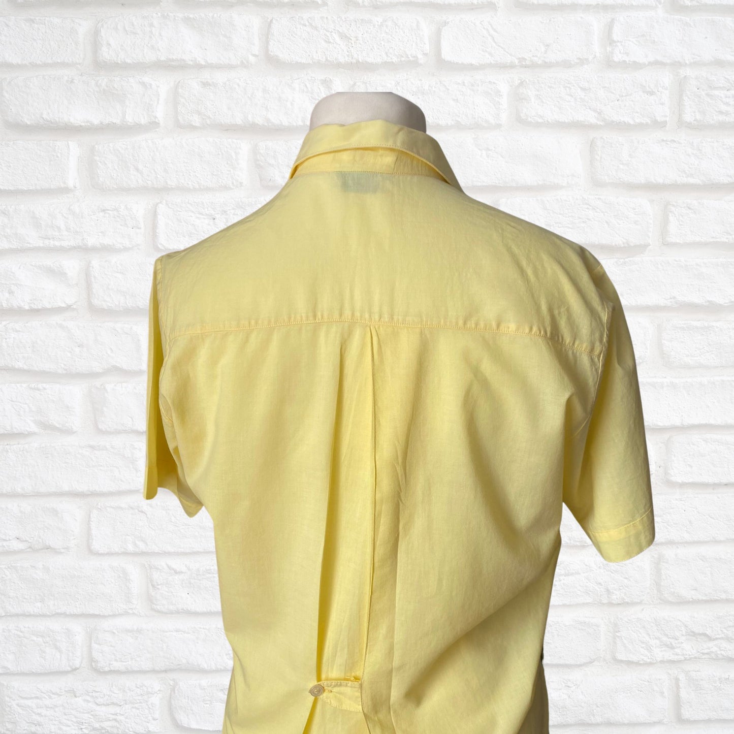 80s short sleeved yellow cotton shirt . Approx U.K. size 12-14