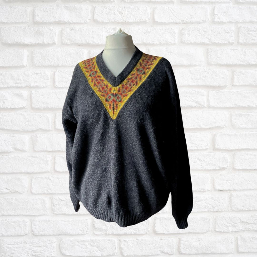 Vintage Dark Charcoal Wool Jumper with Decorated V-Neck Detail | Relaxed Fit | Made in Italy.Approx UK size 18 - 24