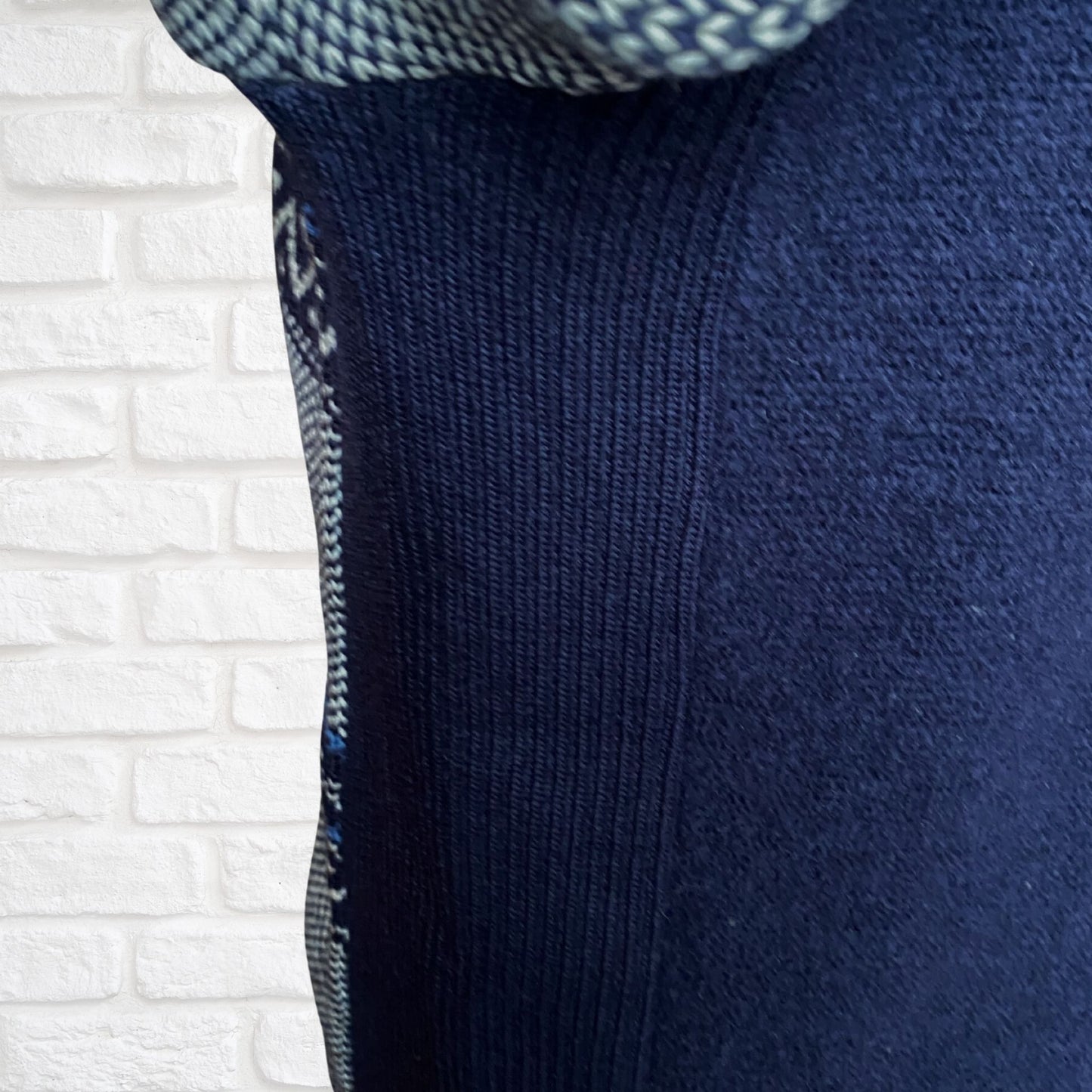 Vintage Blue and White Patterned  Zip Up Wool Cardigan. Approx UK size L -  XL ( men) / 20-22 (women)