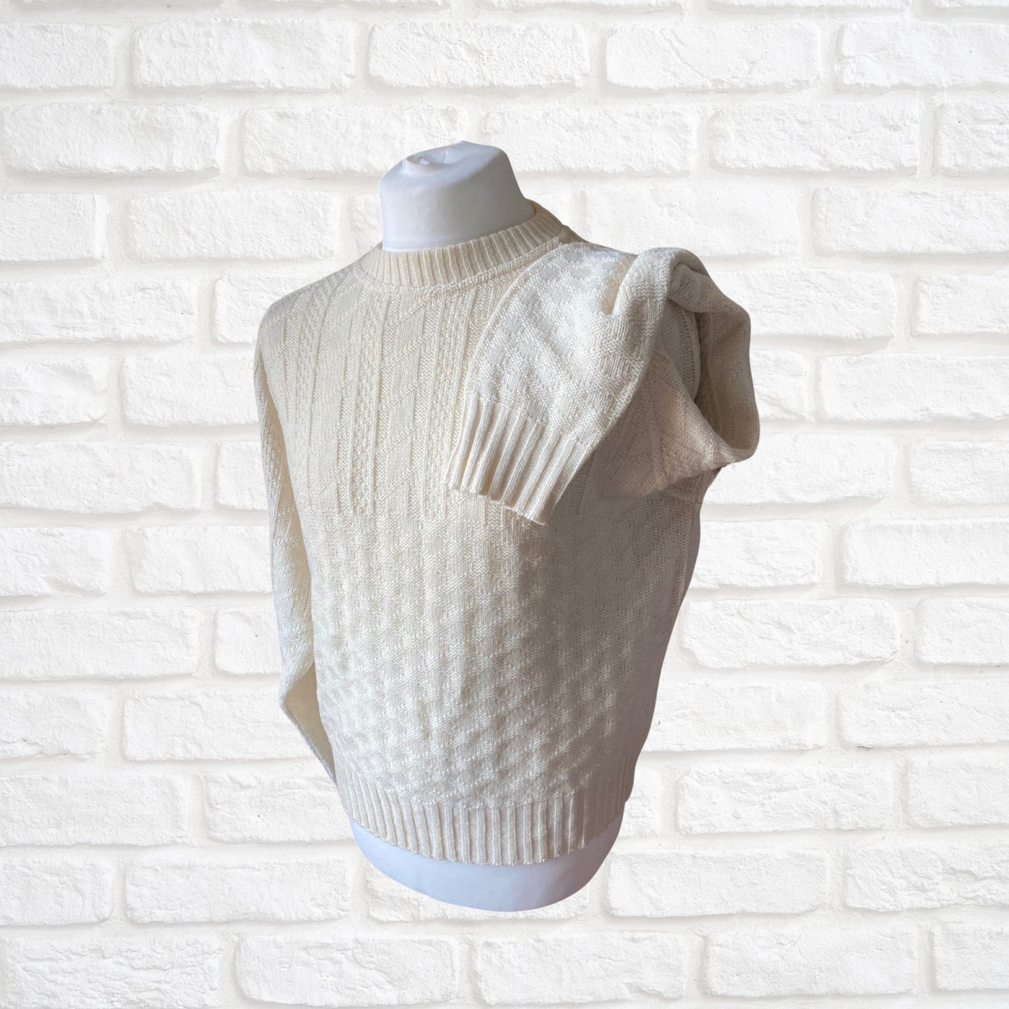 Italian Vintage Cream Textured Knit Wool Blend Crew Neck Jumper. Approx UK size 20-24 ( women ) / XL to XXL (men)
