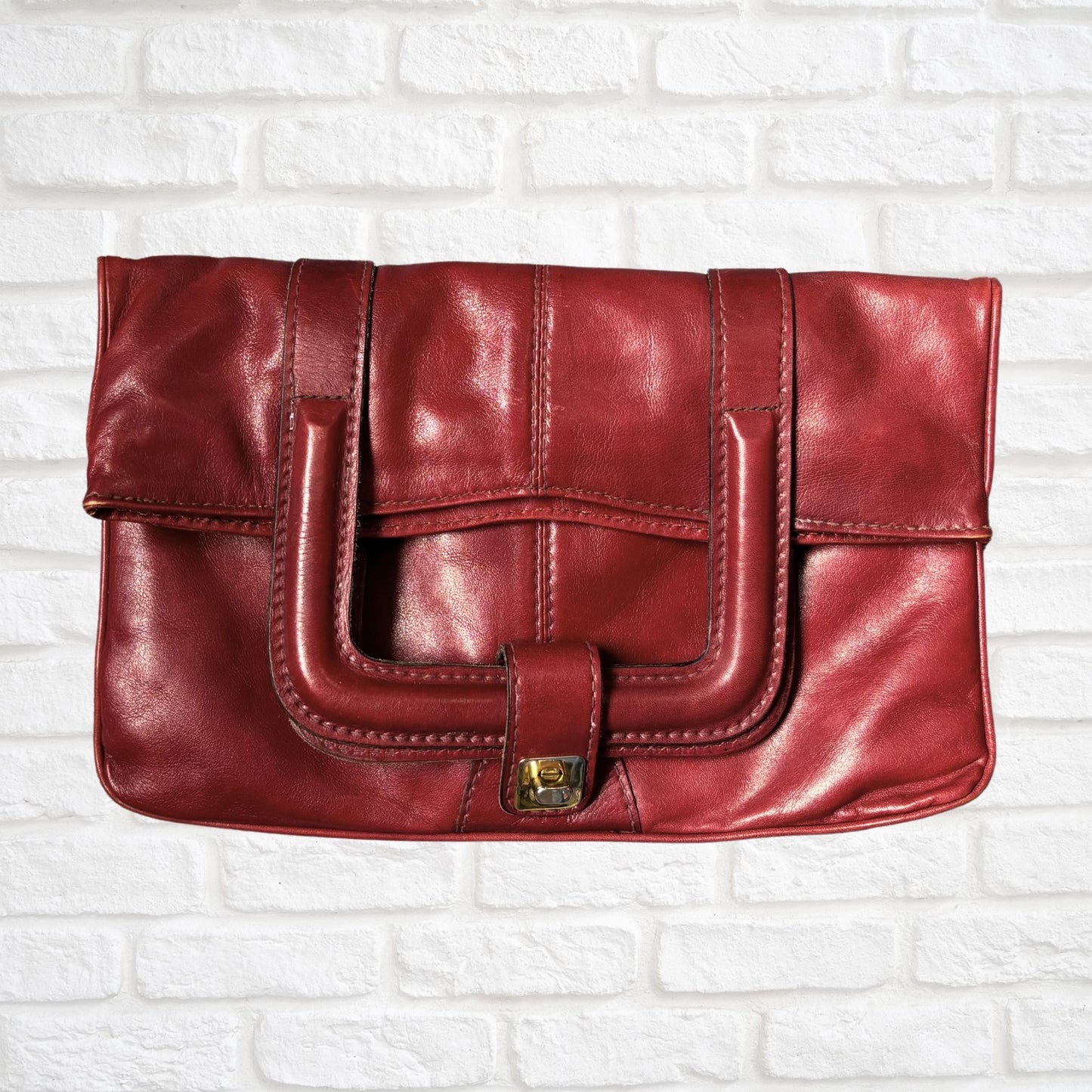 Dark Red Leather Vintage Handbag with Detachable Shoulder Strap. Stylish and Secure