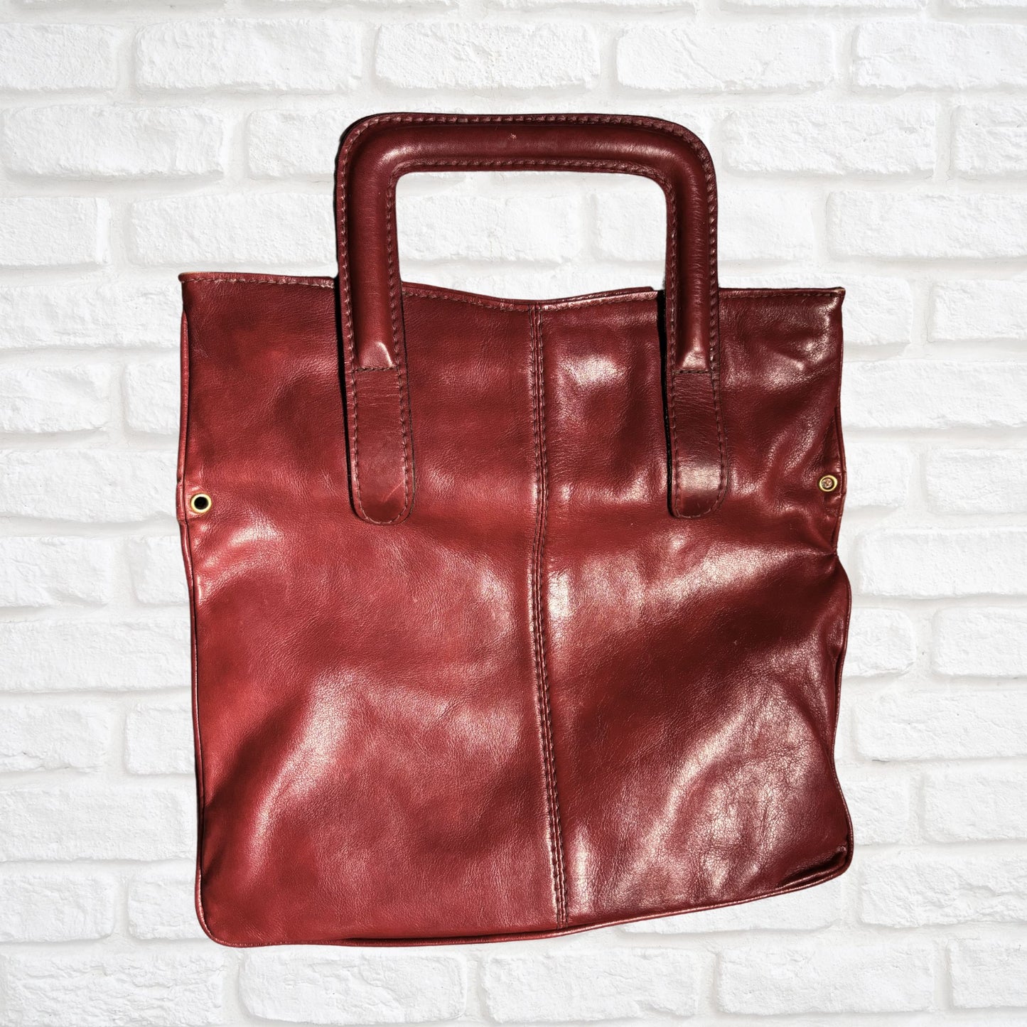 Dark Red Leather Vintage Handbag with Detachable Shoulder Strap. Stylish and Secure