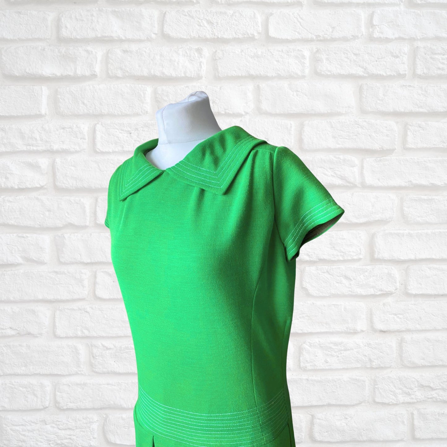 Bright Green Short Sleeved 60s Scooter Dress with Pleated Skirt .Approx UK  size 8-10