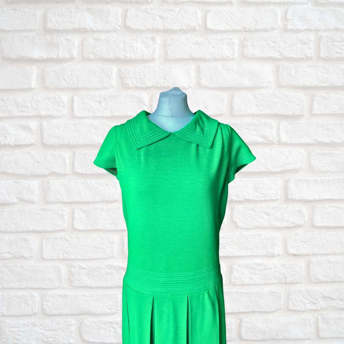 Bright Green Short Sleeved 60s Scooter Dress with Pleated Skirt .Approx UK  size 8-10