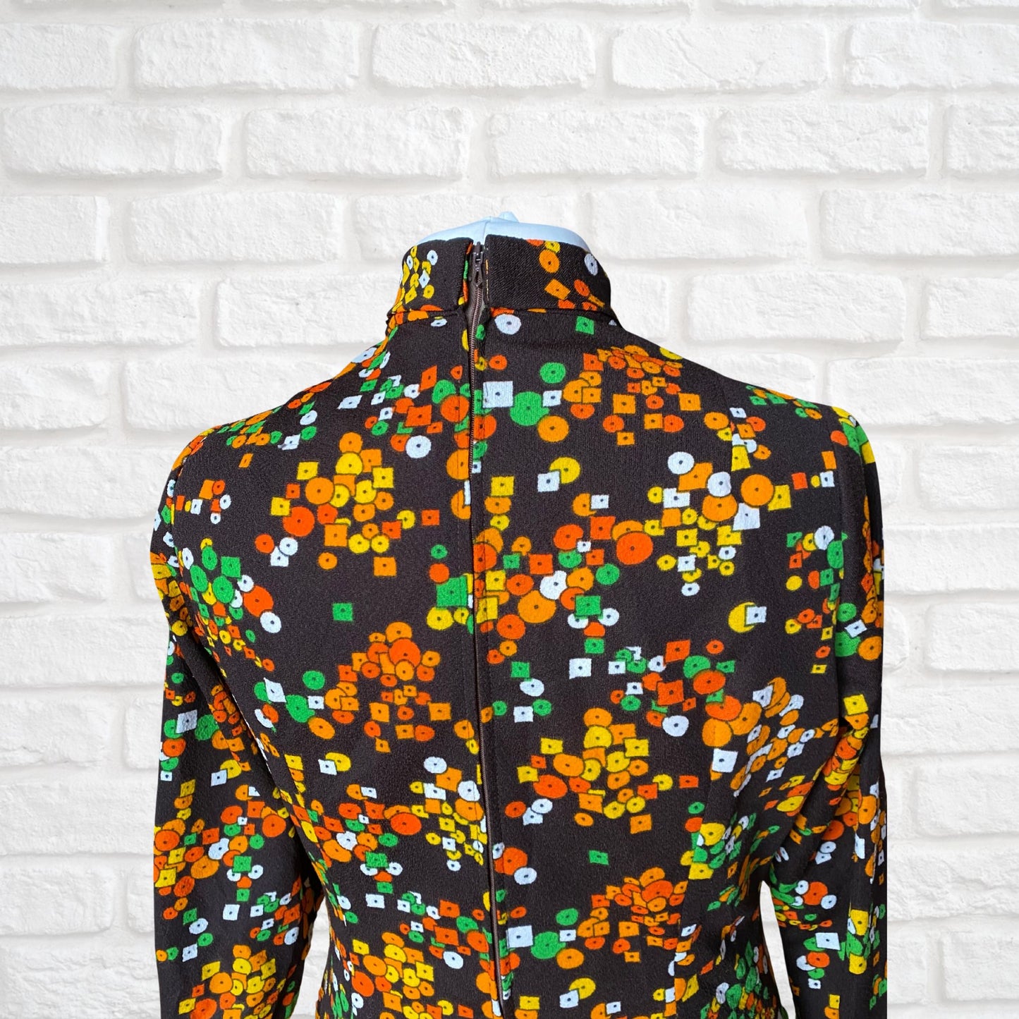 Vintage 60s Geometric Print Long Sleeved Mini Dress. Approx UK size 14-16