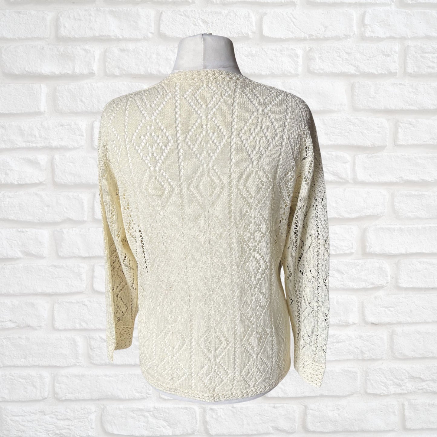 Vintage Pale Cream Crochet Cardigan: Pointelle Design with Daisy Detailing. Approx UK size 14-18